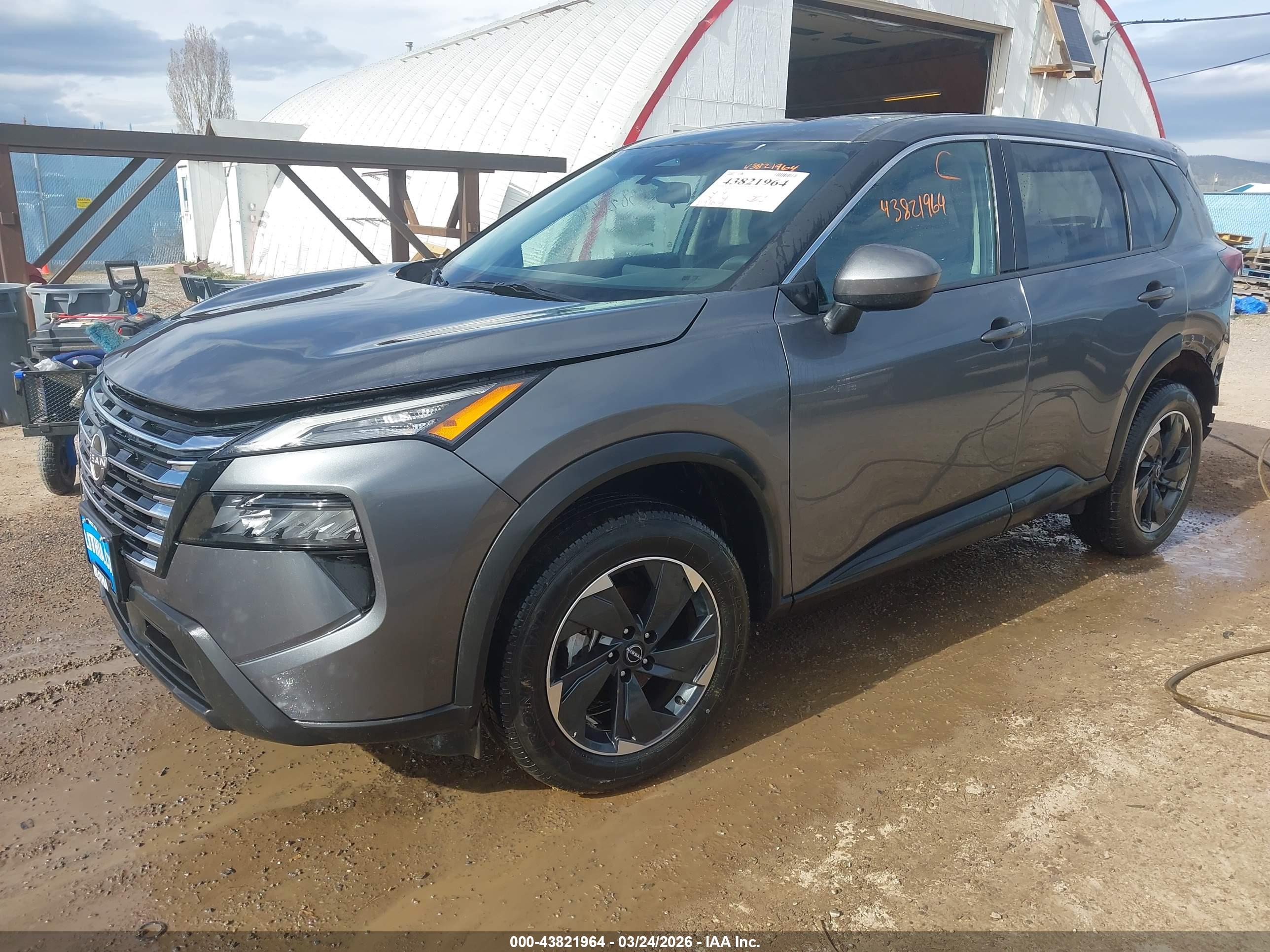 NISSAN ROGUE image 2