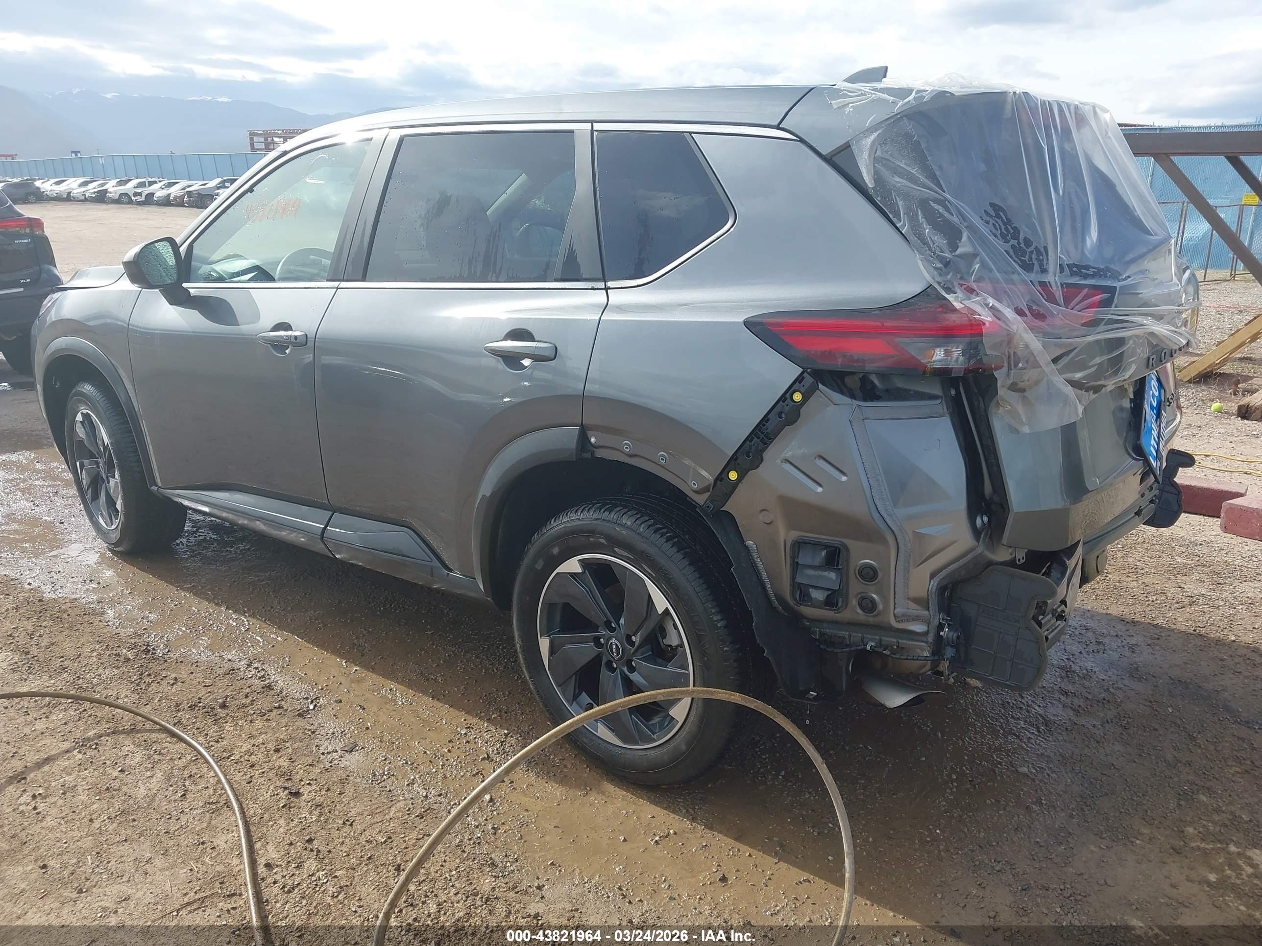 NISSAN ROGUE image 3