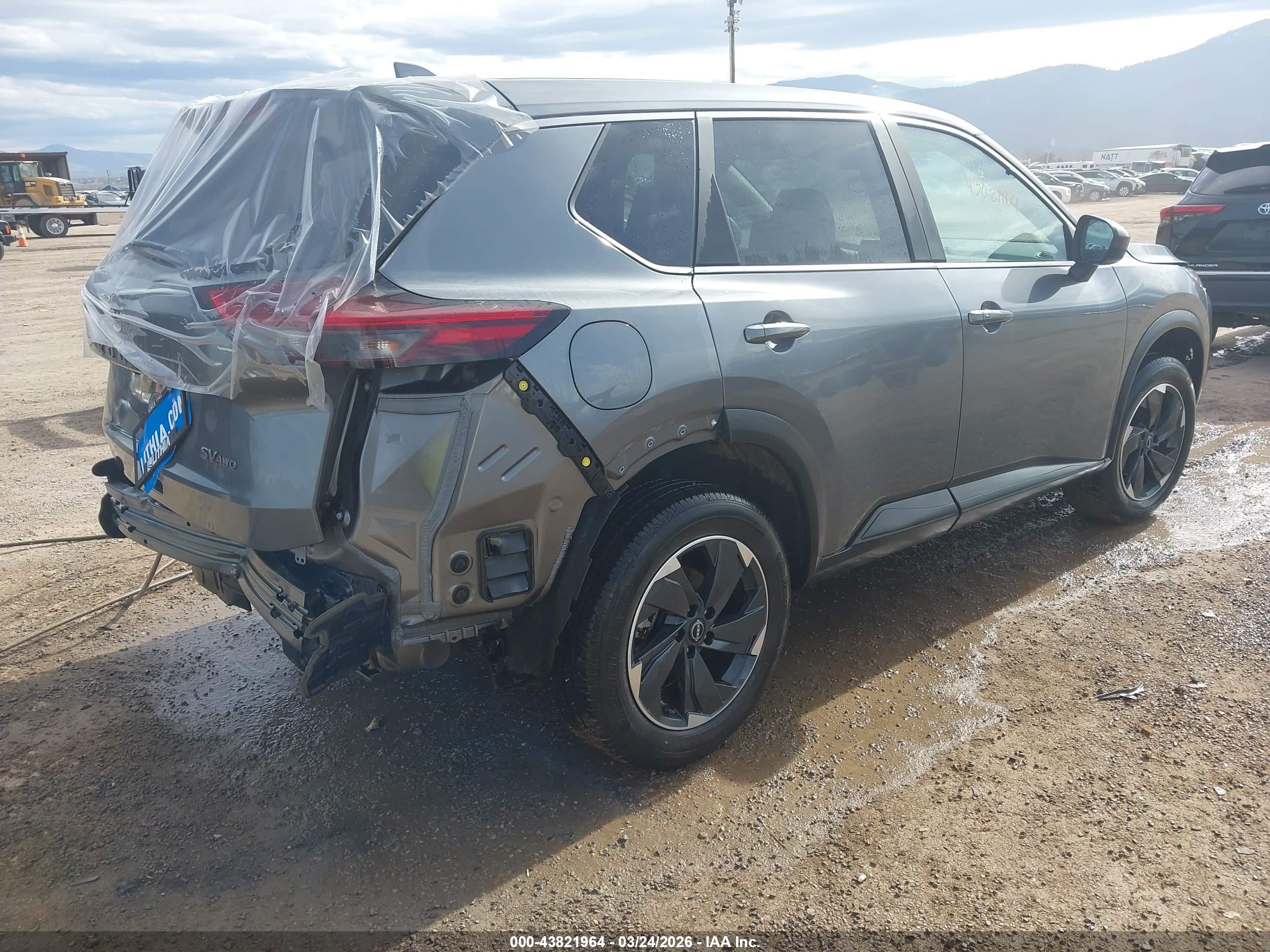NISSAN ROGUE image 4
