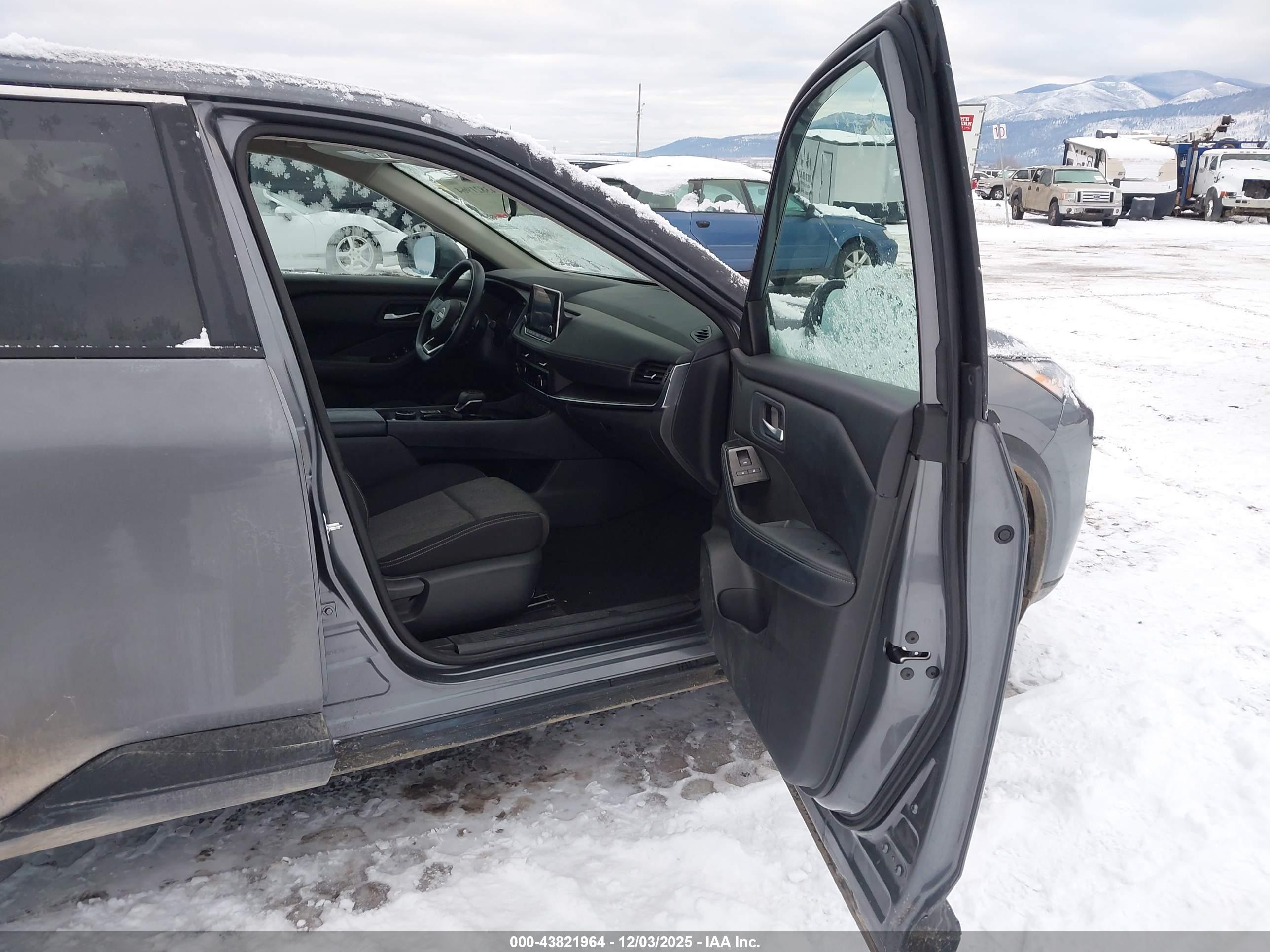 NISSAN ROGUE image 5