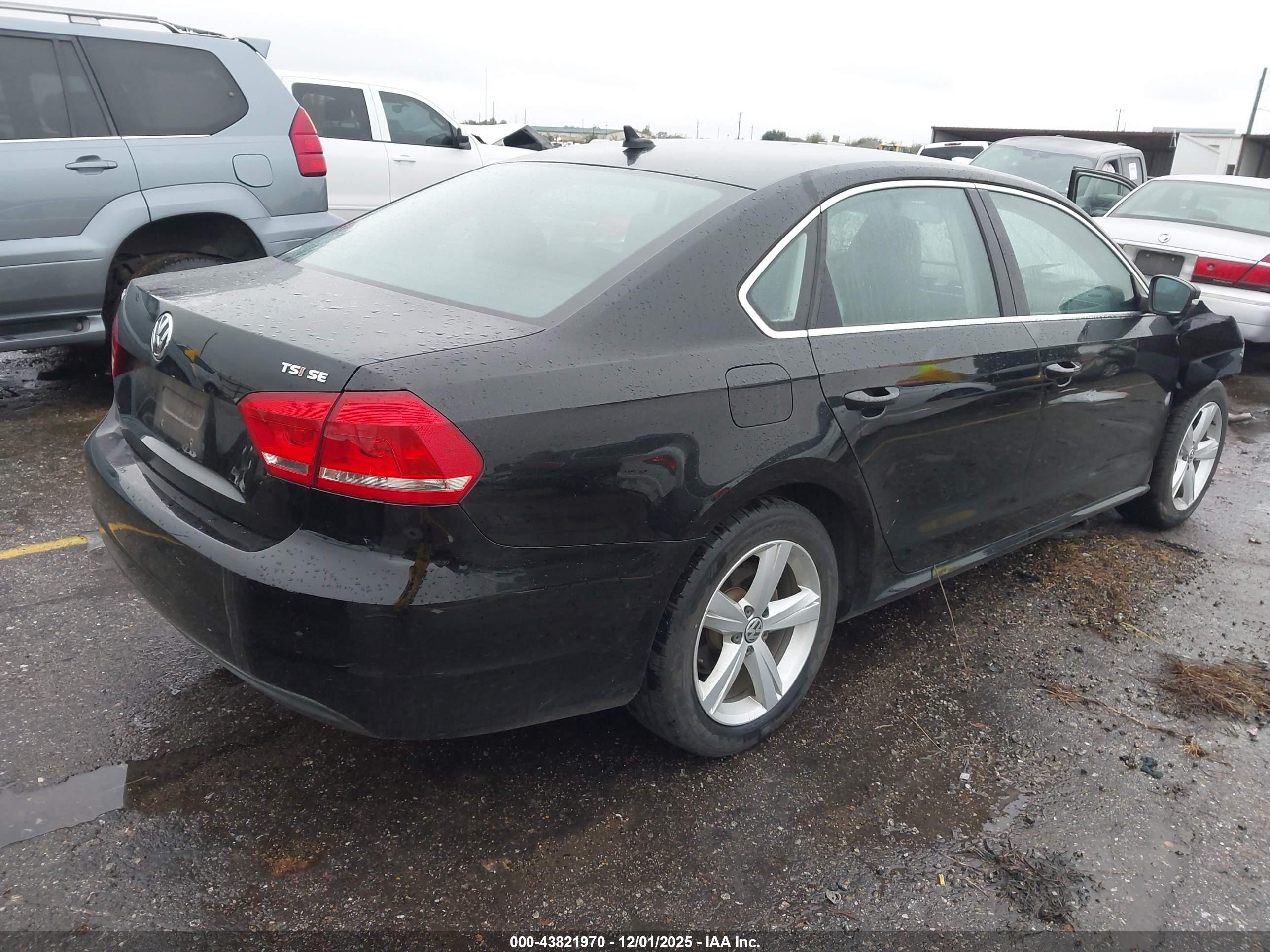 VOLKSWAGEN PASSAT image 4