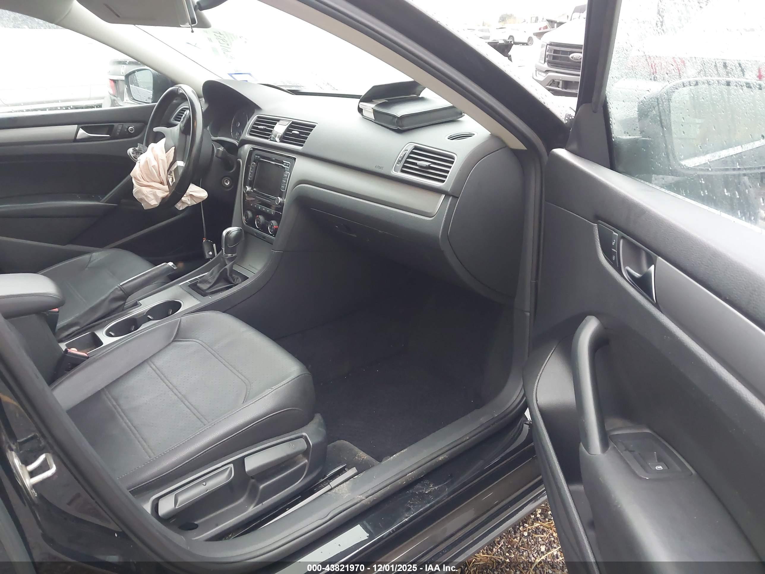 VOLKSWAGEN PASSAT image 5