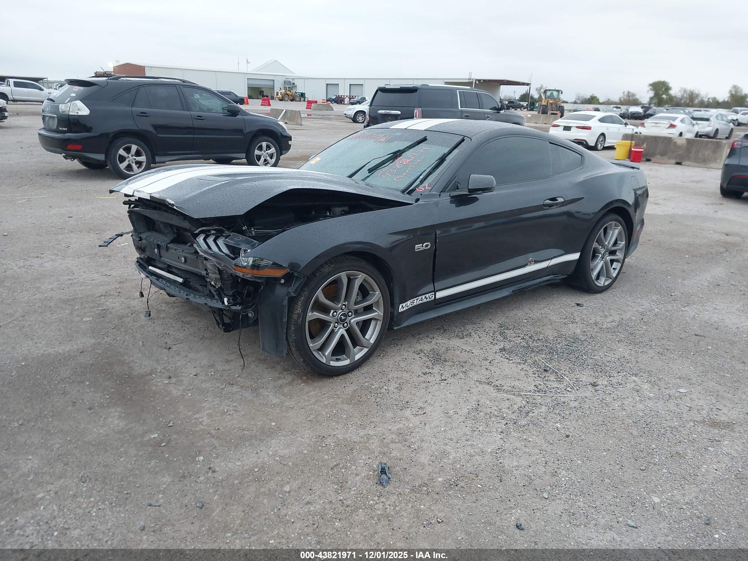 FORD MUSTANG image 2