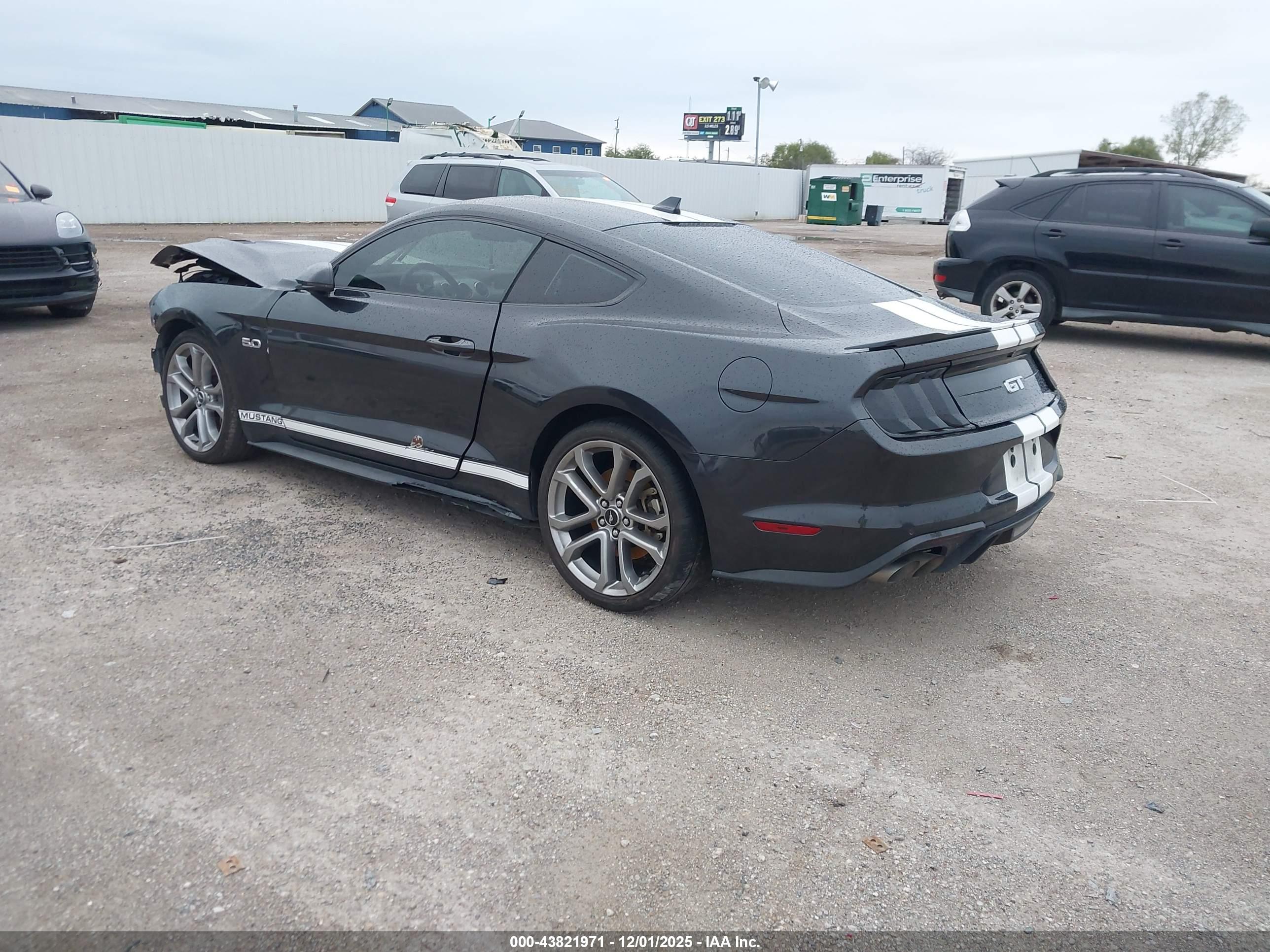 FORD MUSTANG image 3