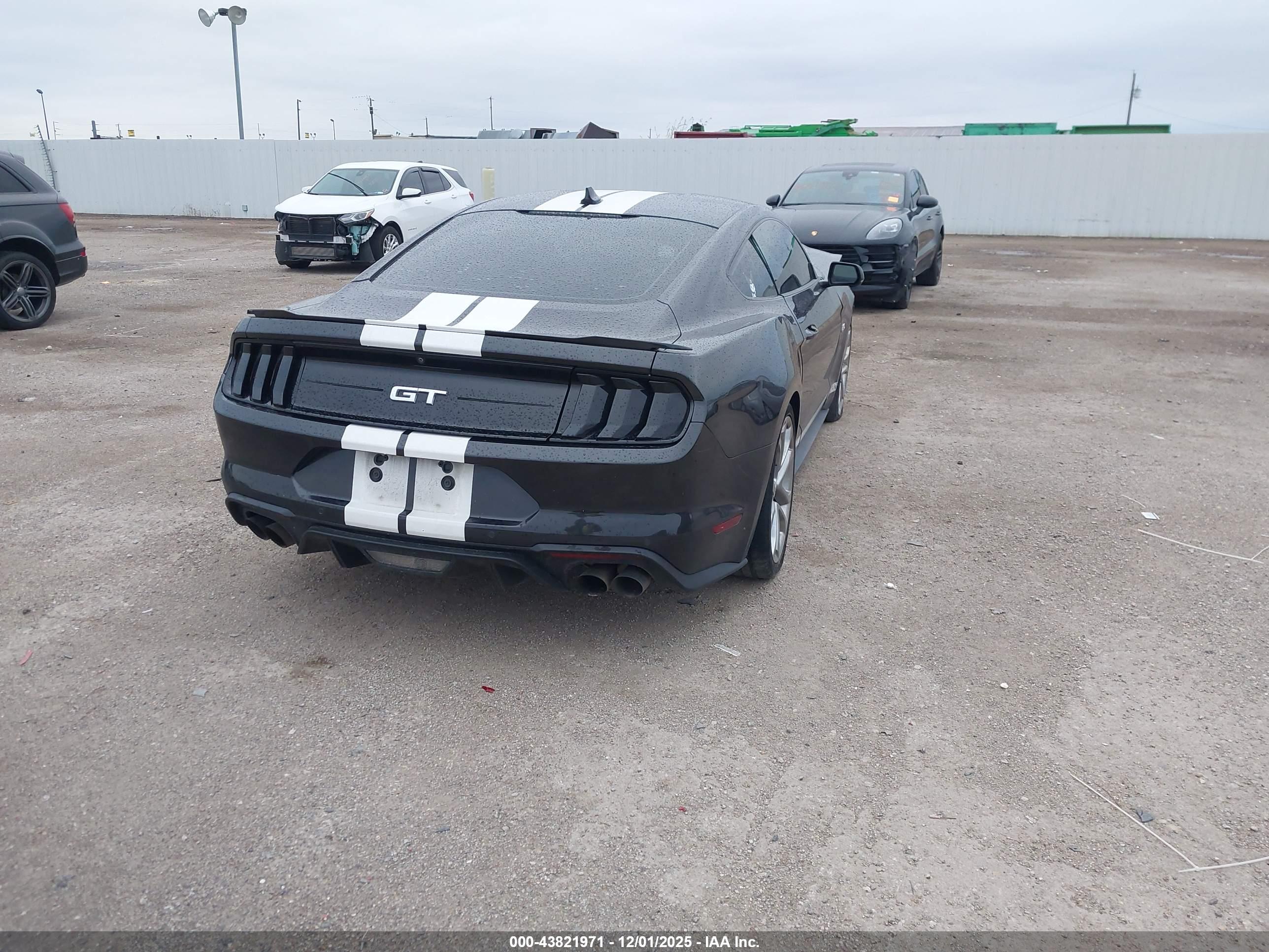 FORD MUSTANG image 4
