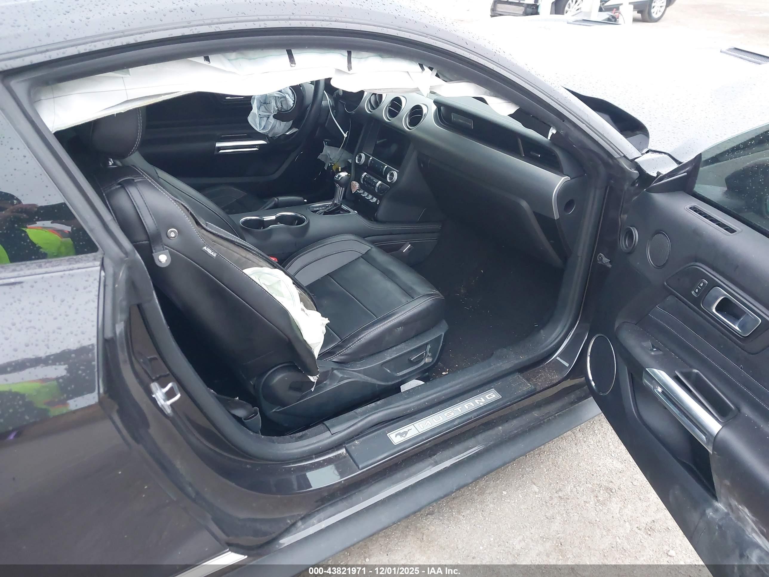FORD MUSTANG image 5