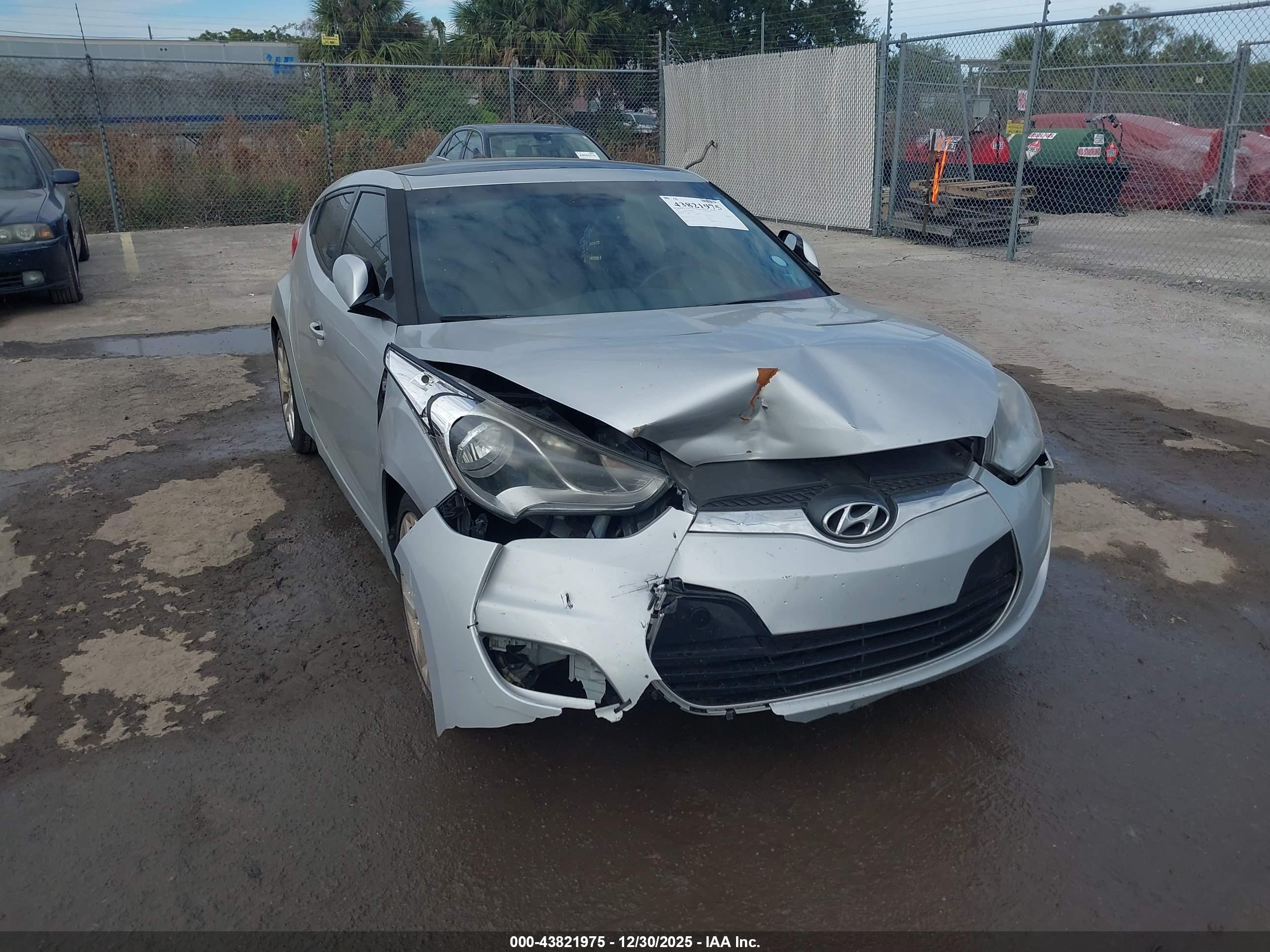 HYUNDAI VELOSTER image 6