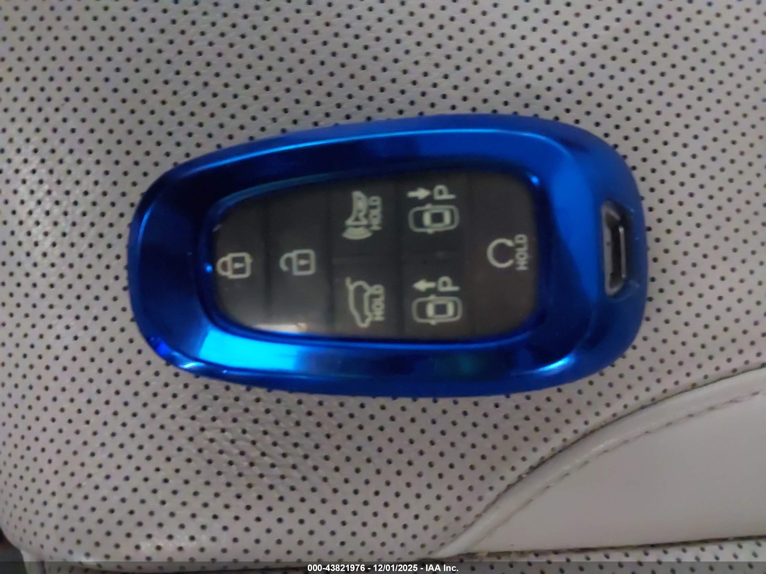 HYUNDAI TUCSON image 11
