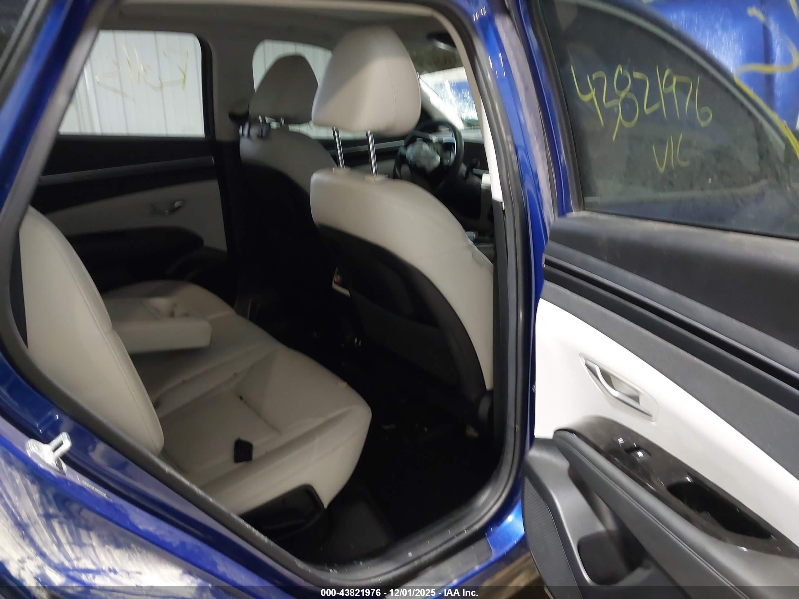 HYUNDAI TUCSON image 8