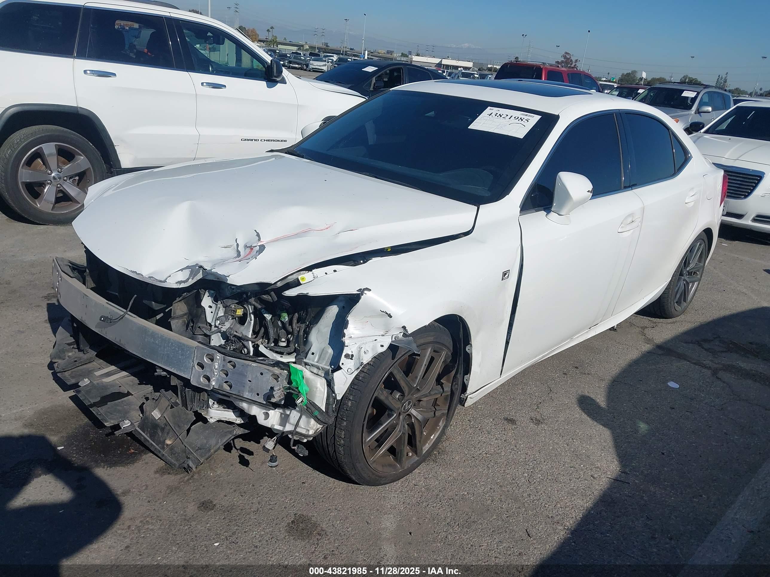 LEXUS IS image 2