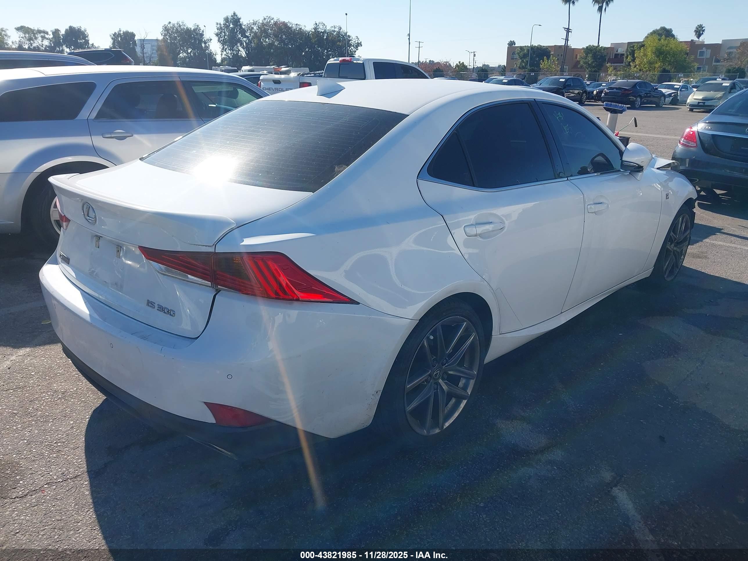 LEXUS IS image 4
