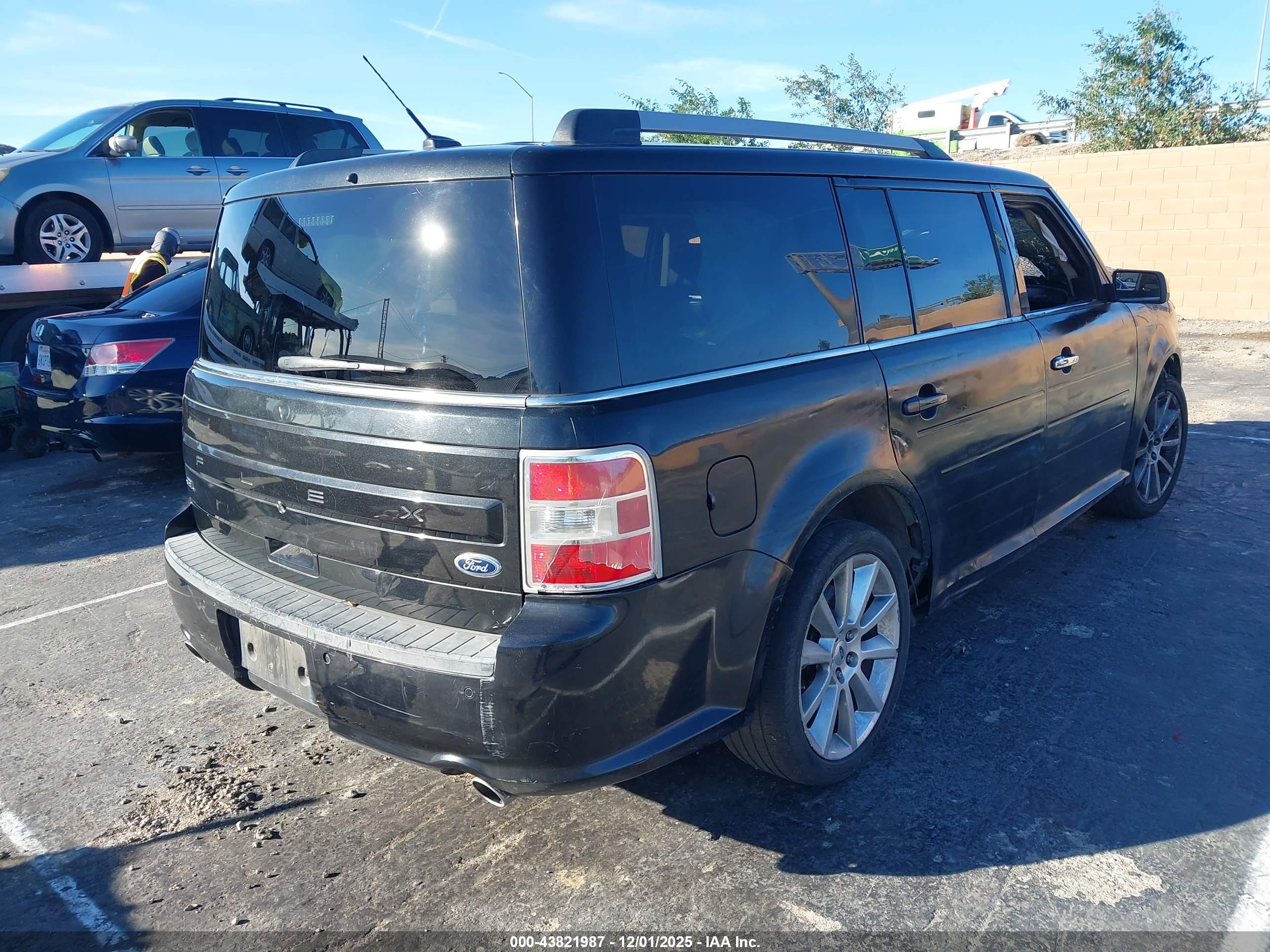 FORD FLEX image 4