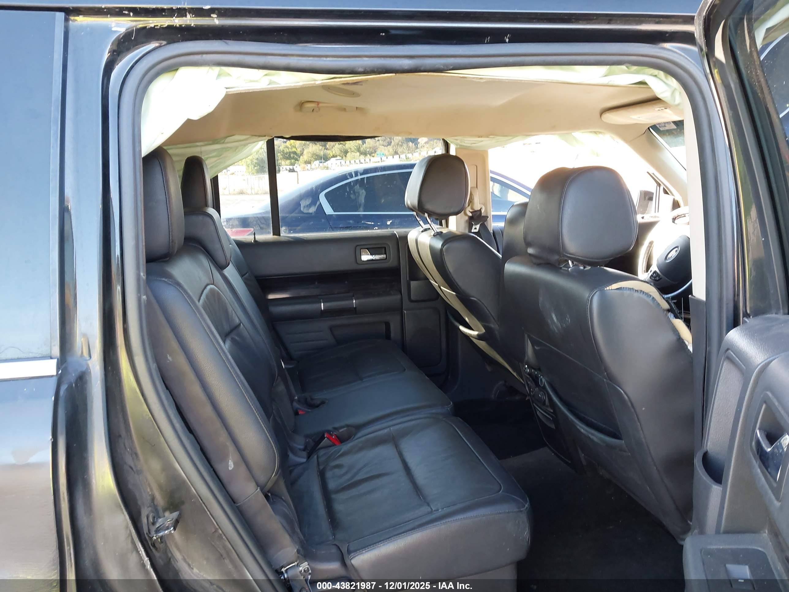 FORD FLEX image 8