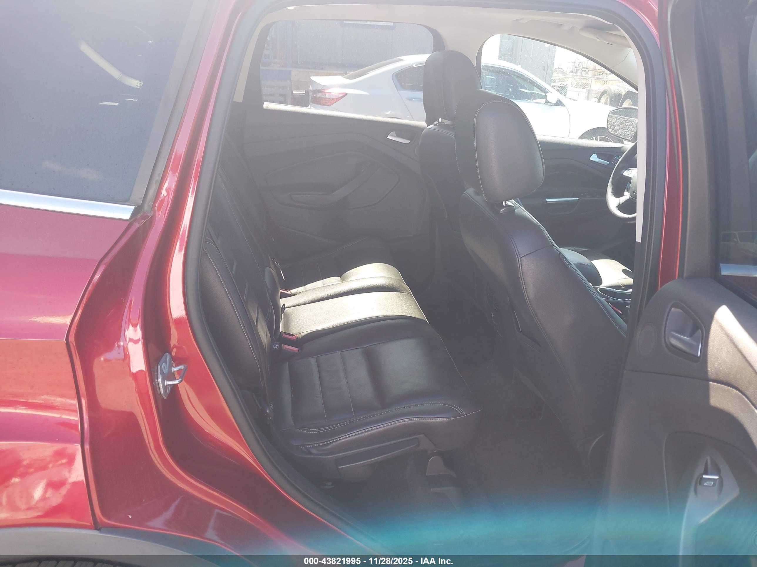 FORD ESCAPE image 8