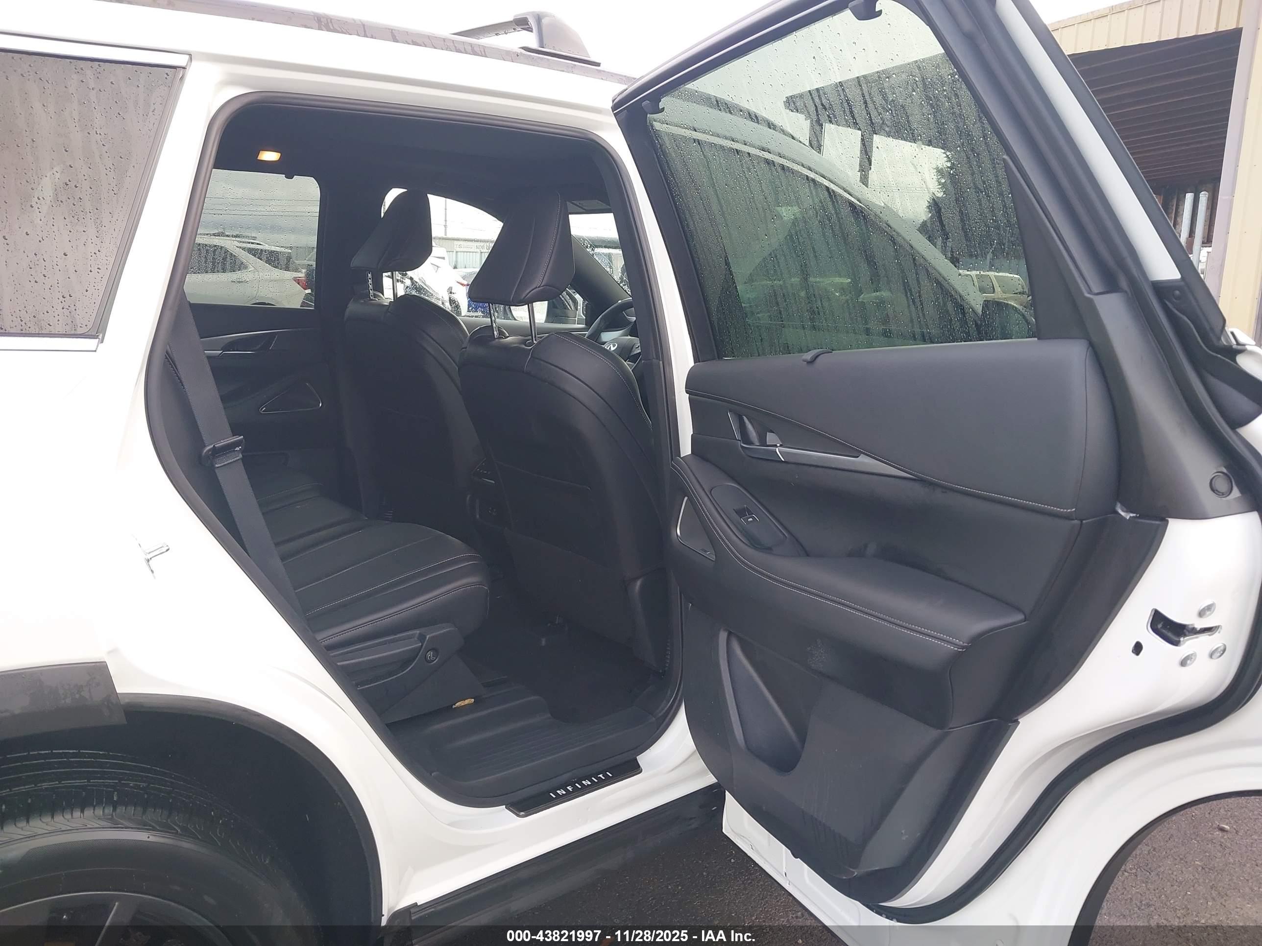 INFINITI QX60 image 8