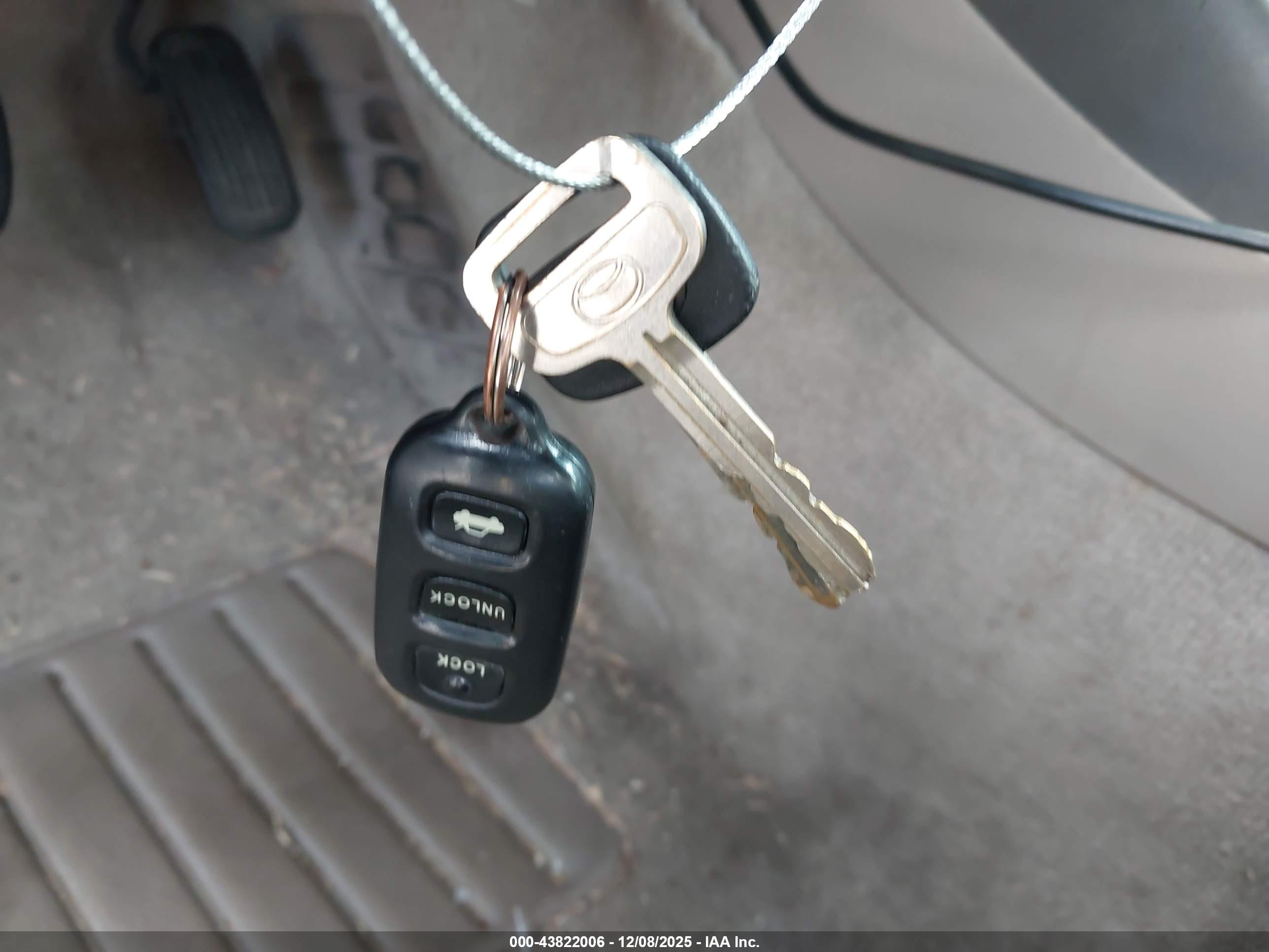 TOYOTA CAMRY image 11