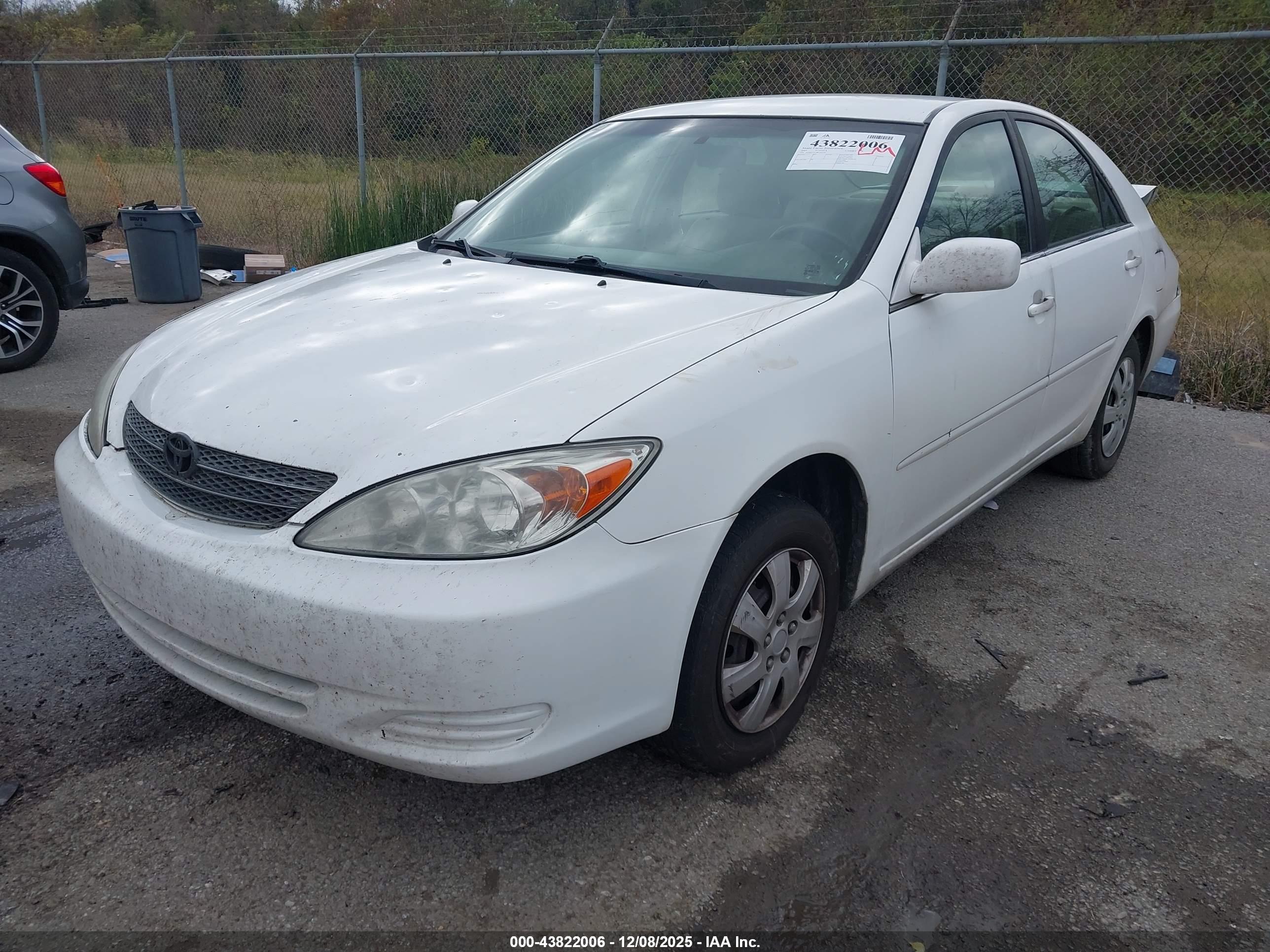 TOYOTA CAMRY image 2