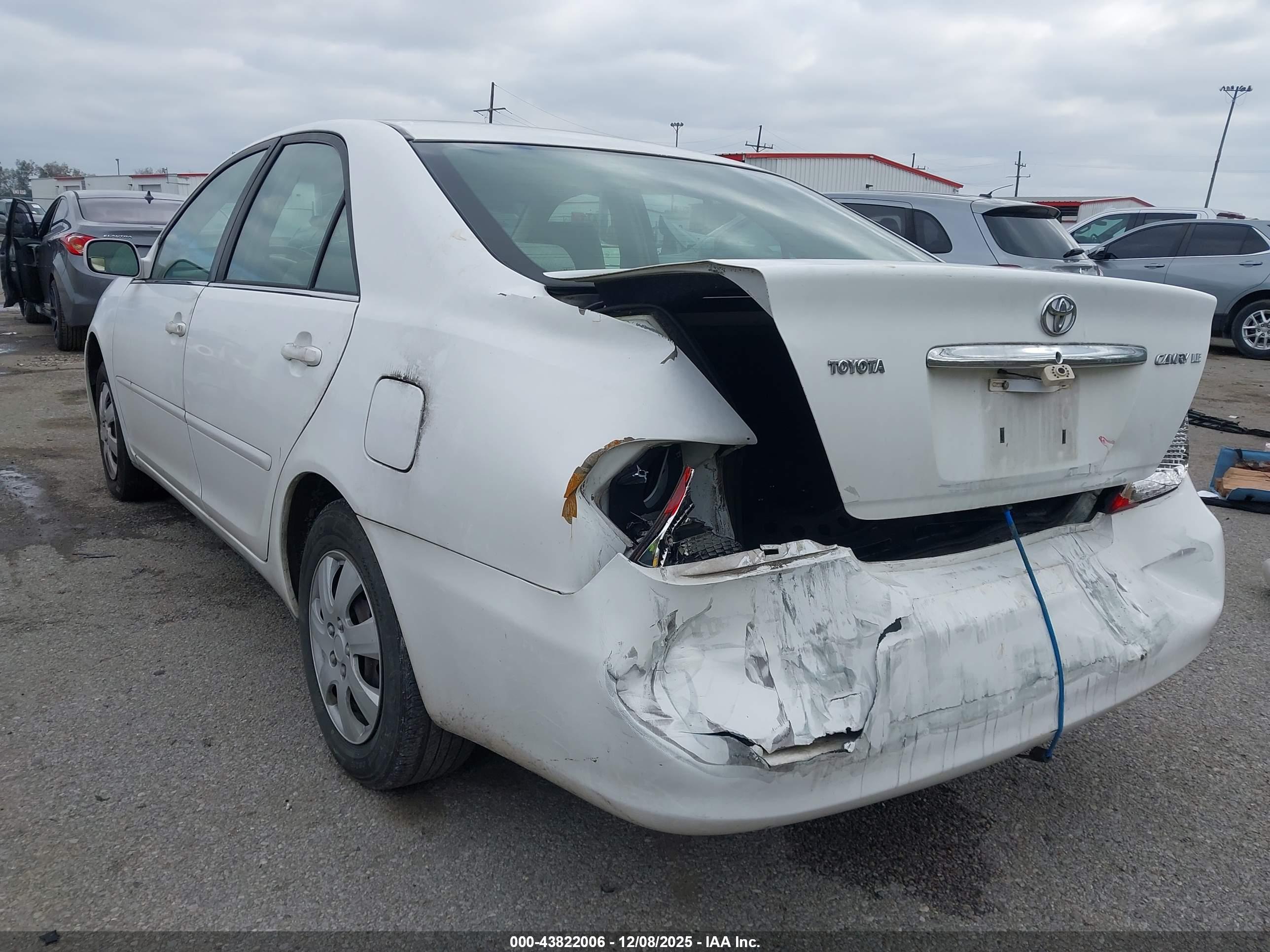 TOYOTA CAMRY image 3