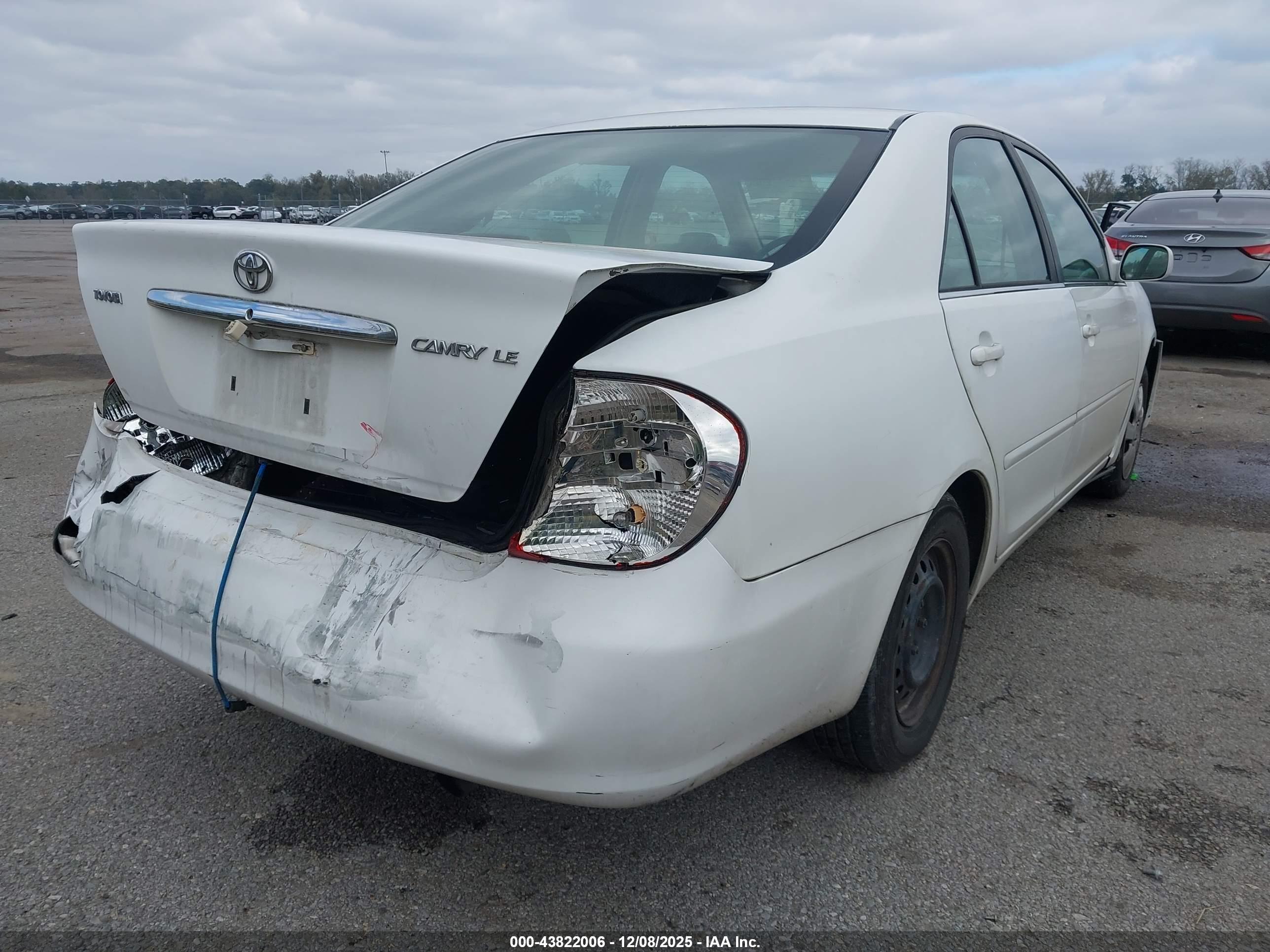 TOYOTA CAMRY image 4