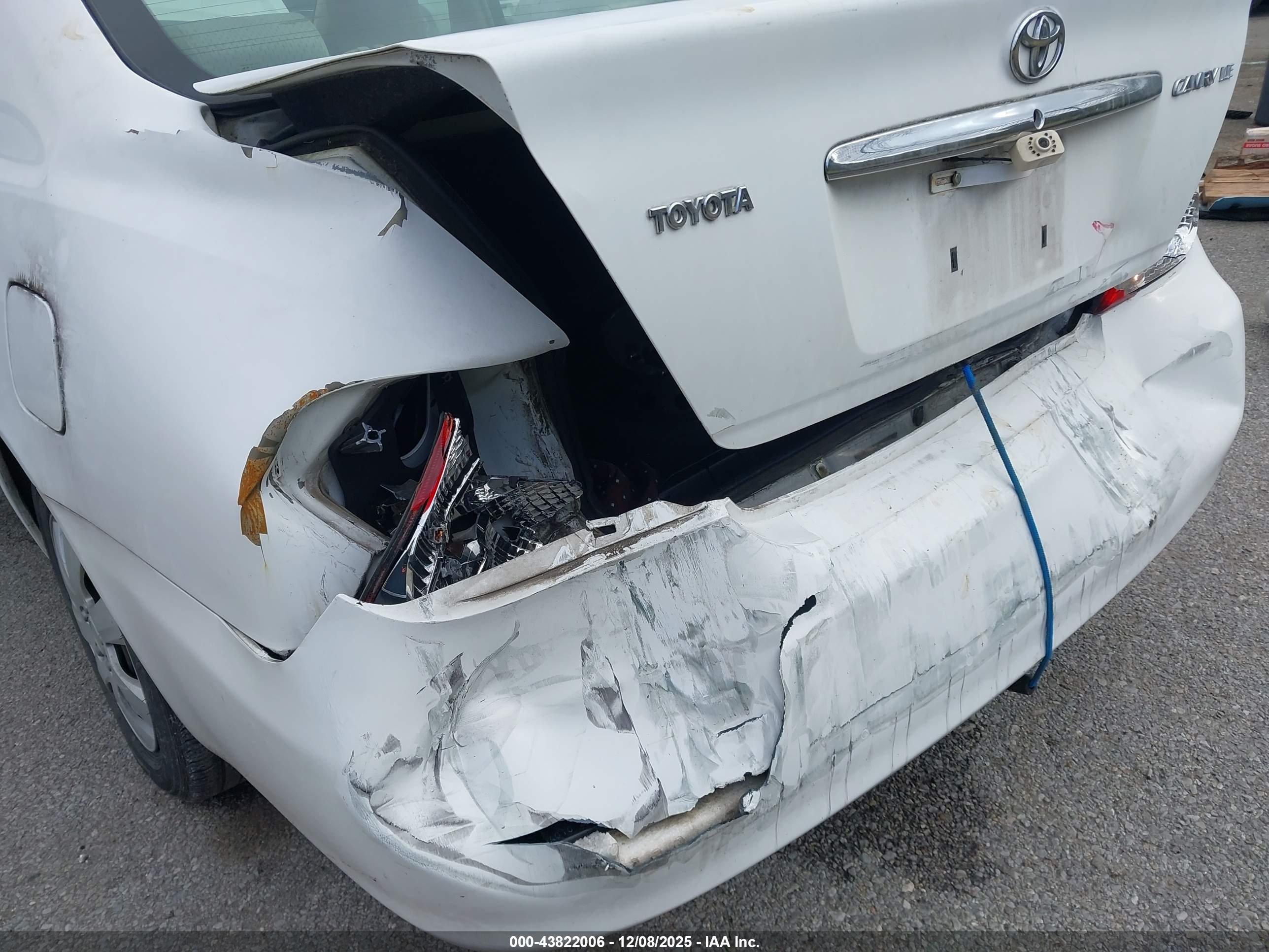 TOYOTA CAMRY image 6