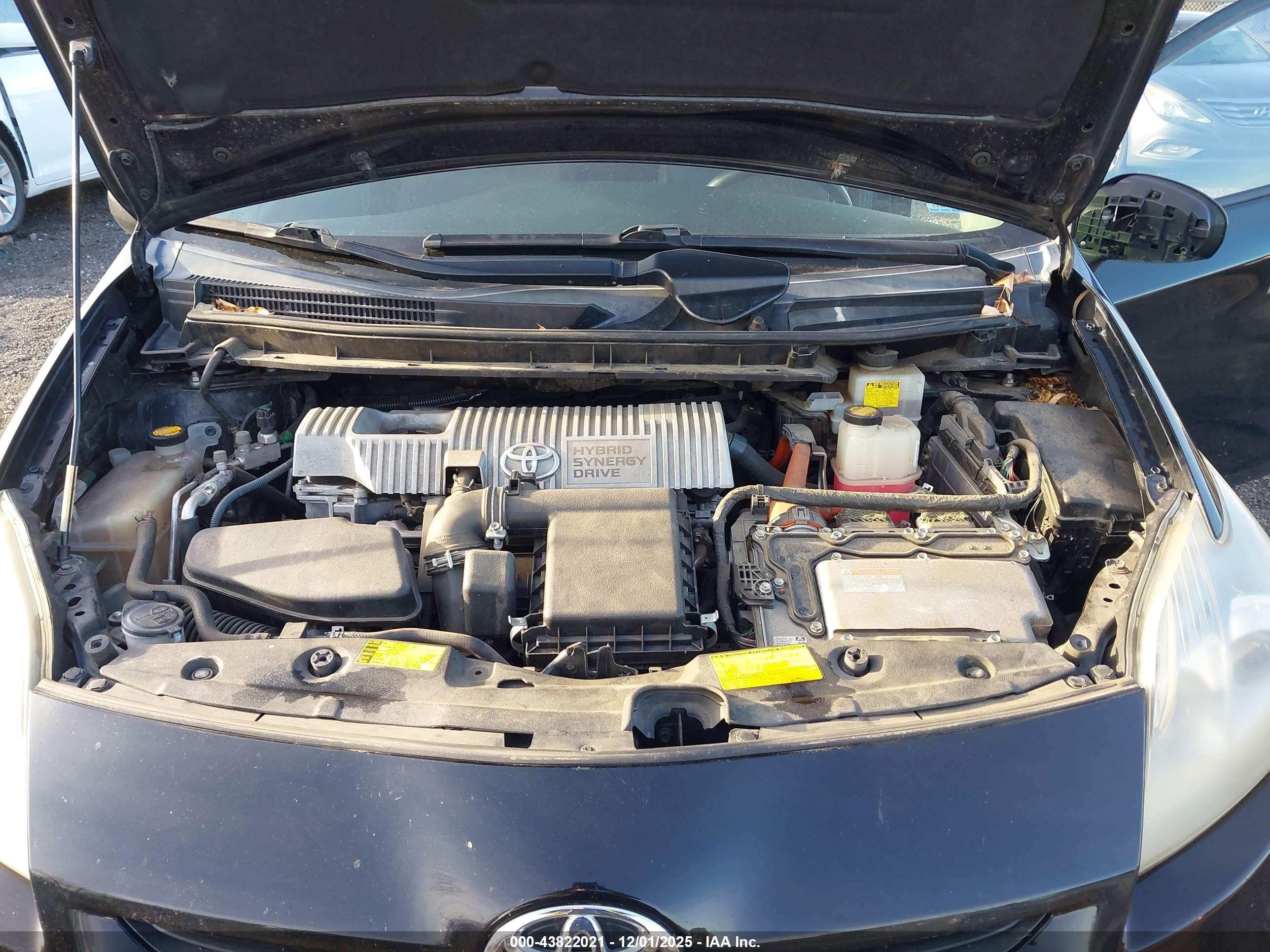 TOYOTA PRIUS image 10