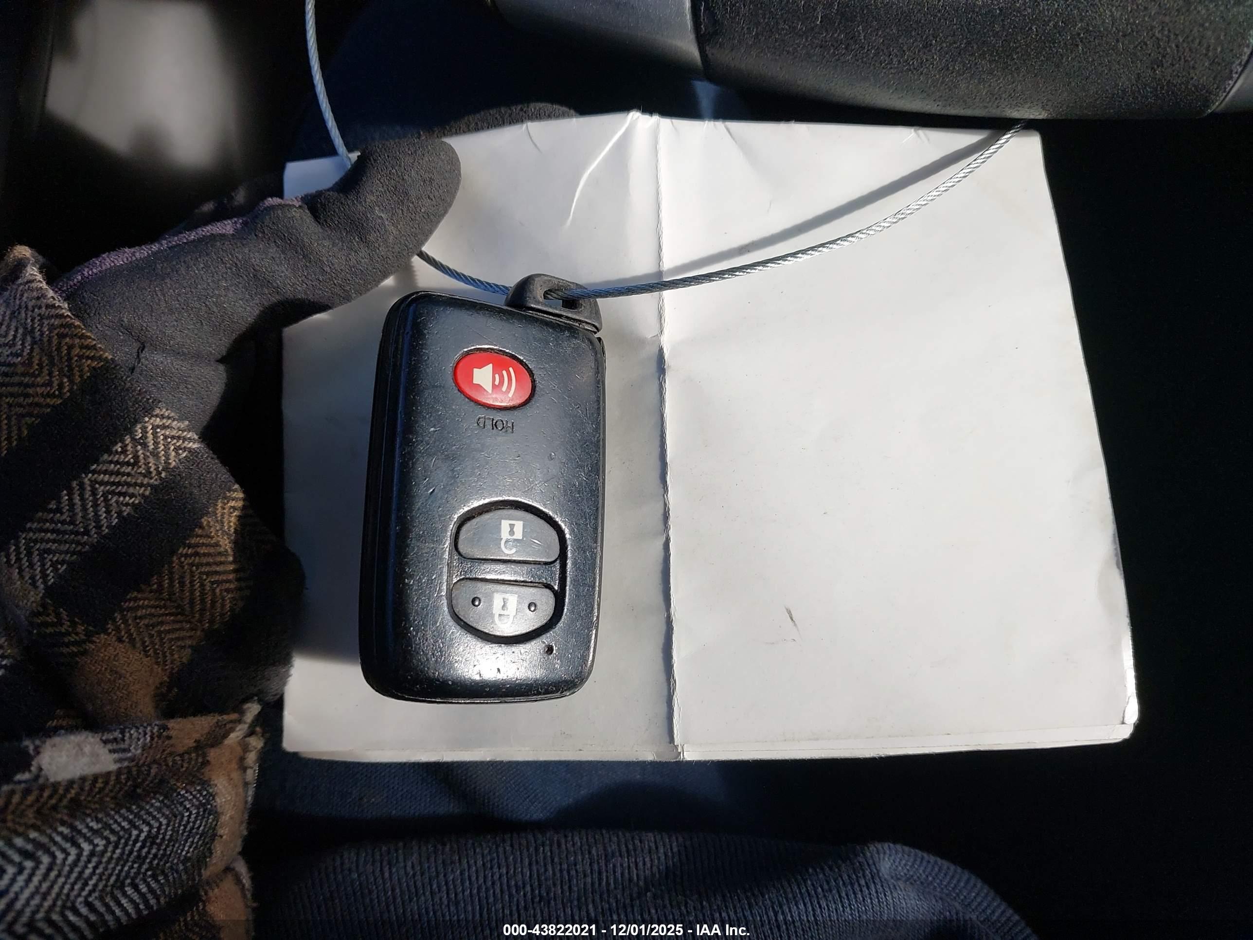 TOYOTA PRIUS image 11