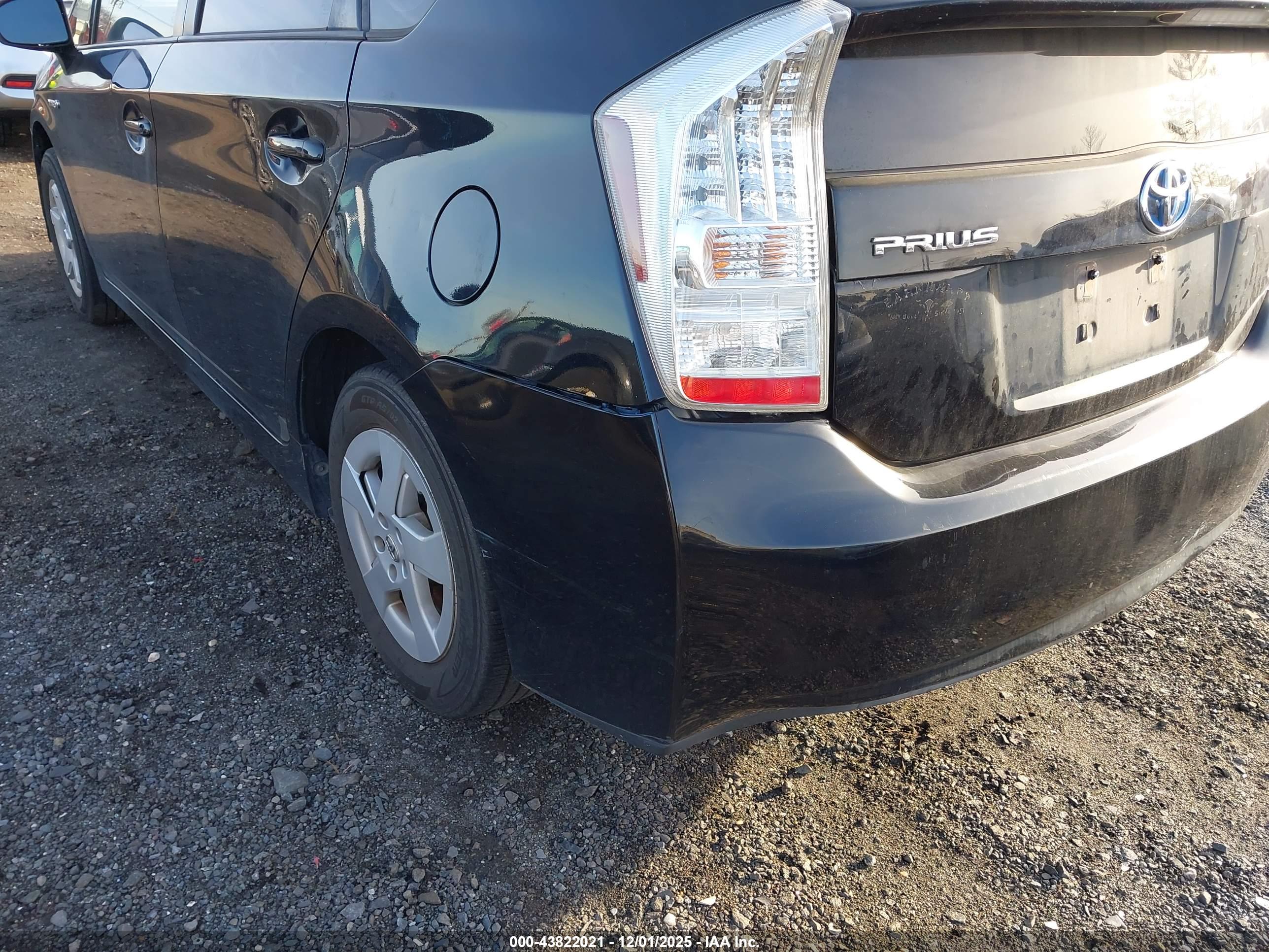 TOYOTA PRIUS image 6
