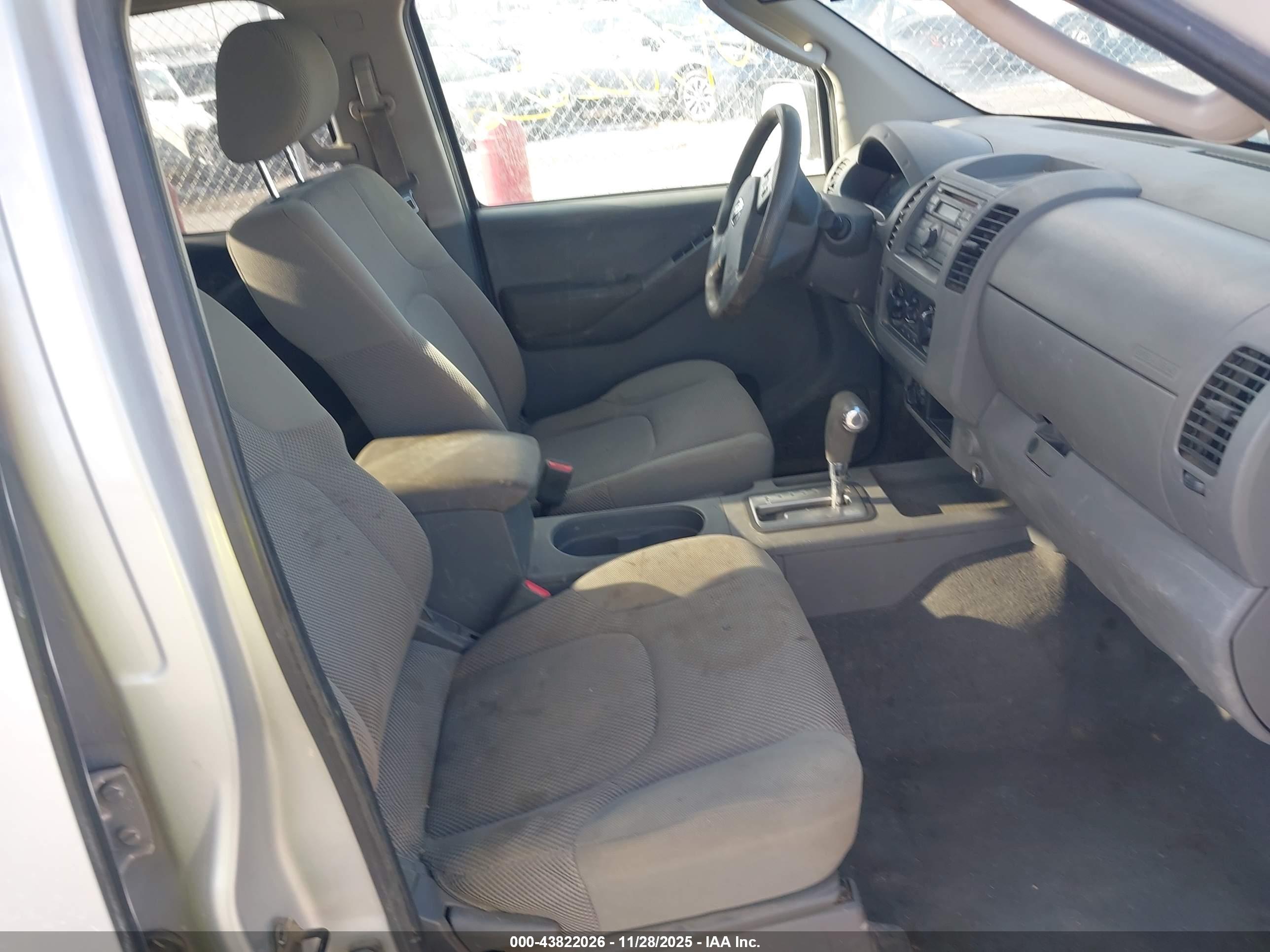NISSAN FRONTIER image 5