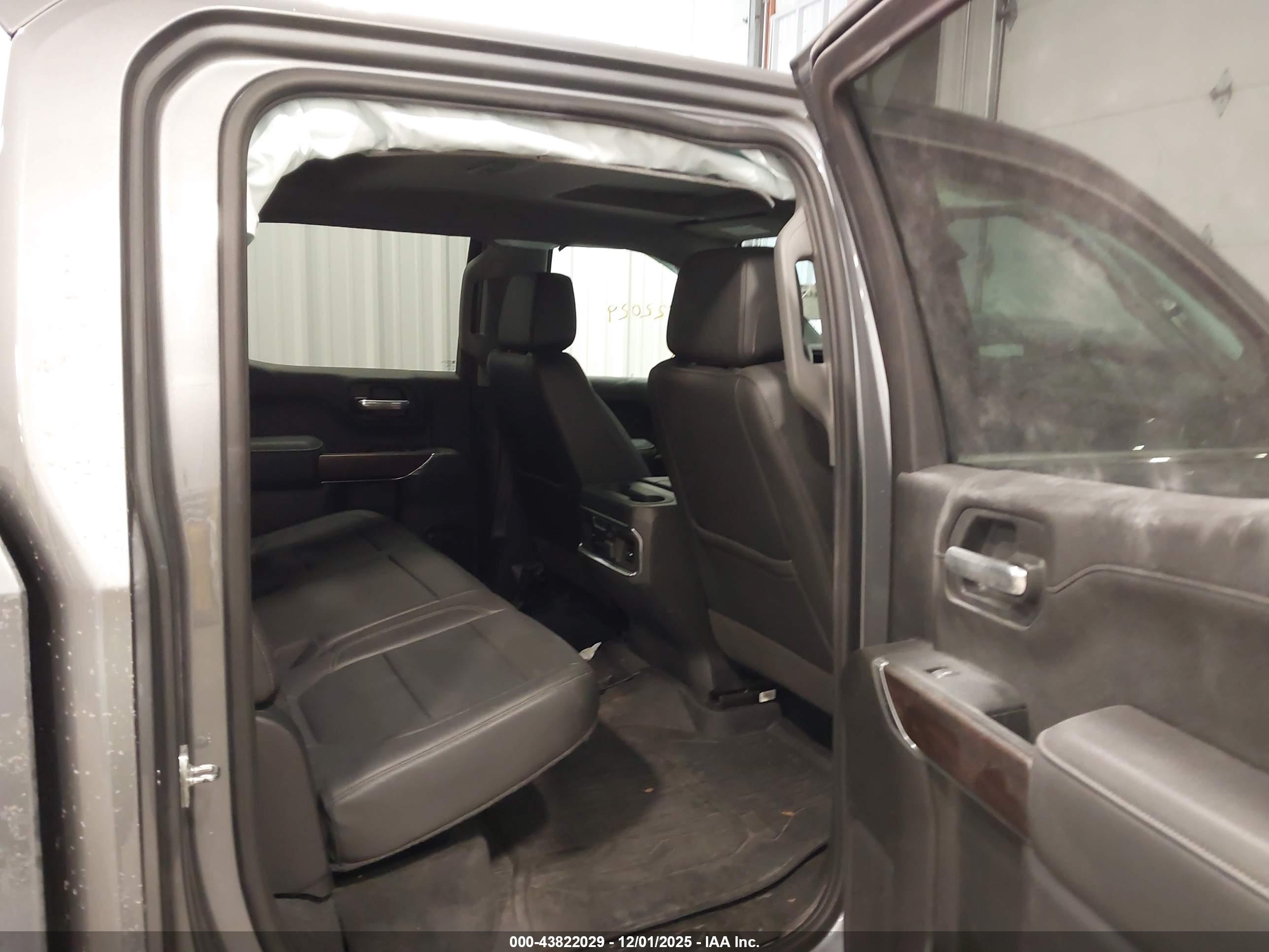 GMC SIERRA image 8