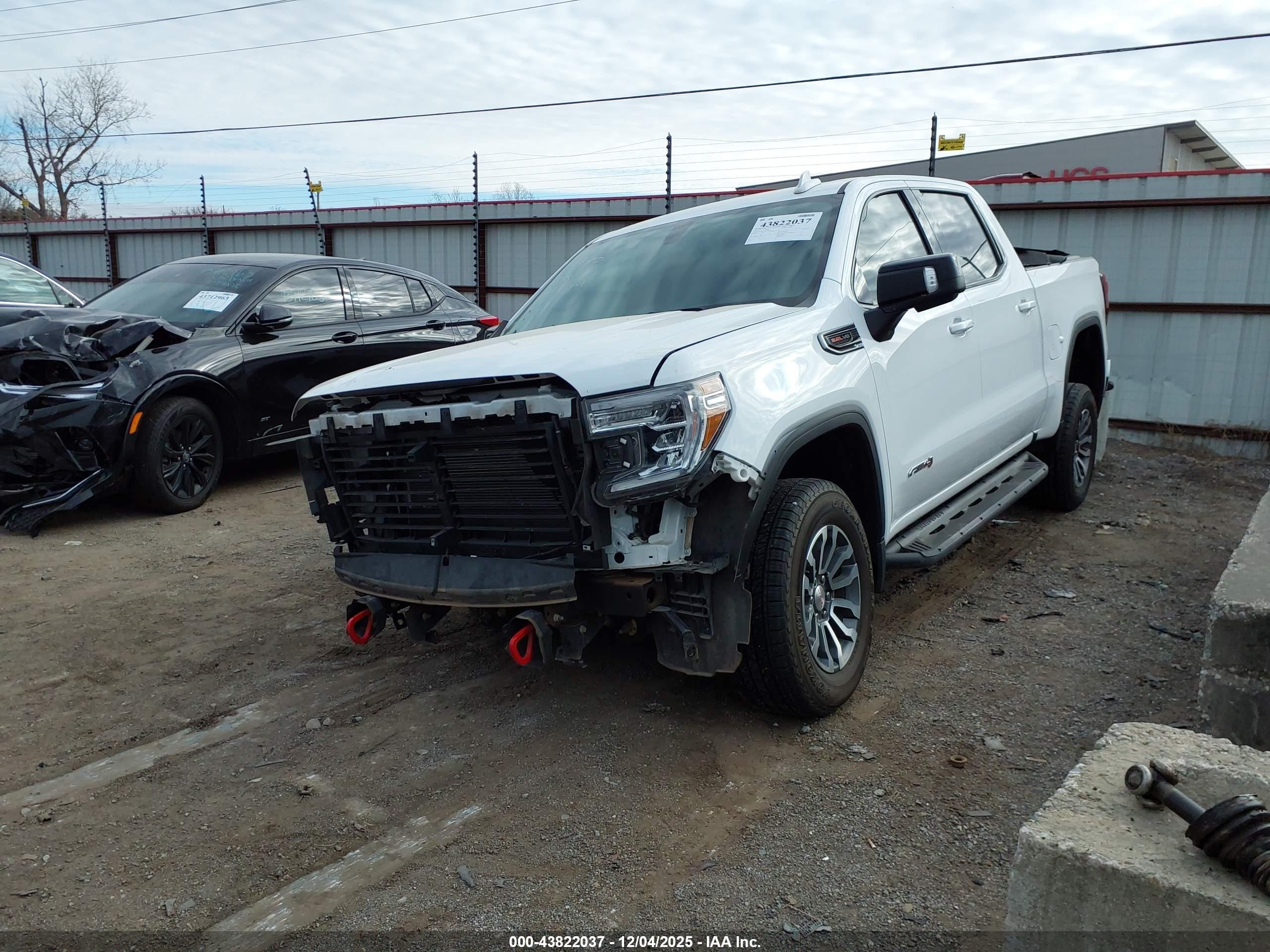 GMC SIERRA image 2