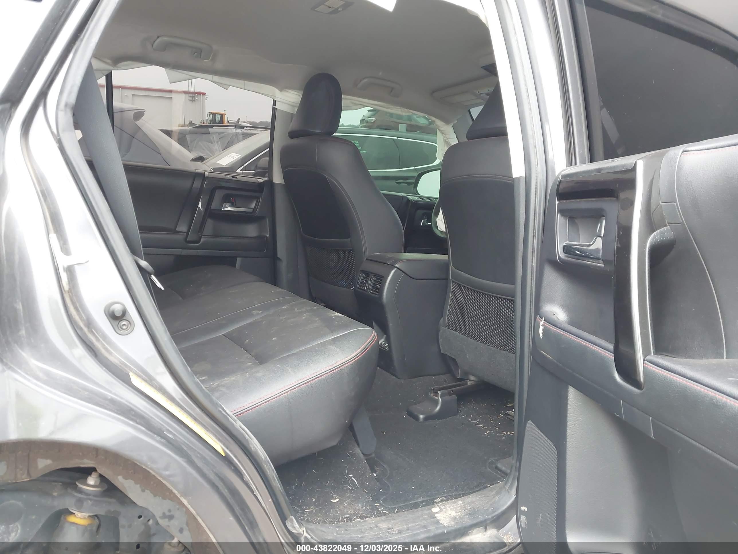 TOYOTA 4RUNNER image 8
