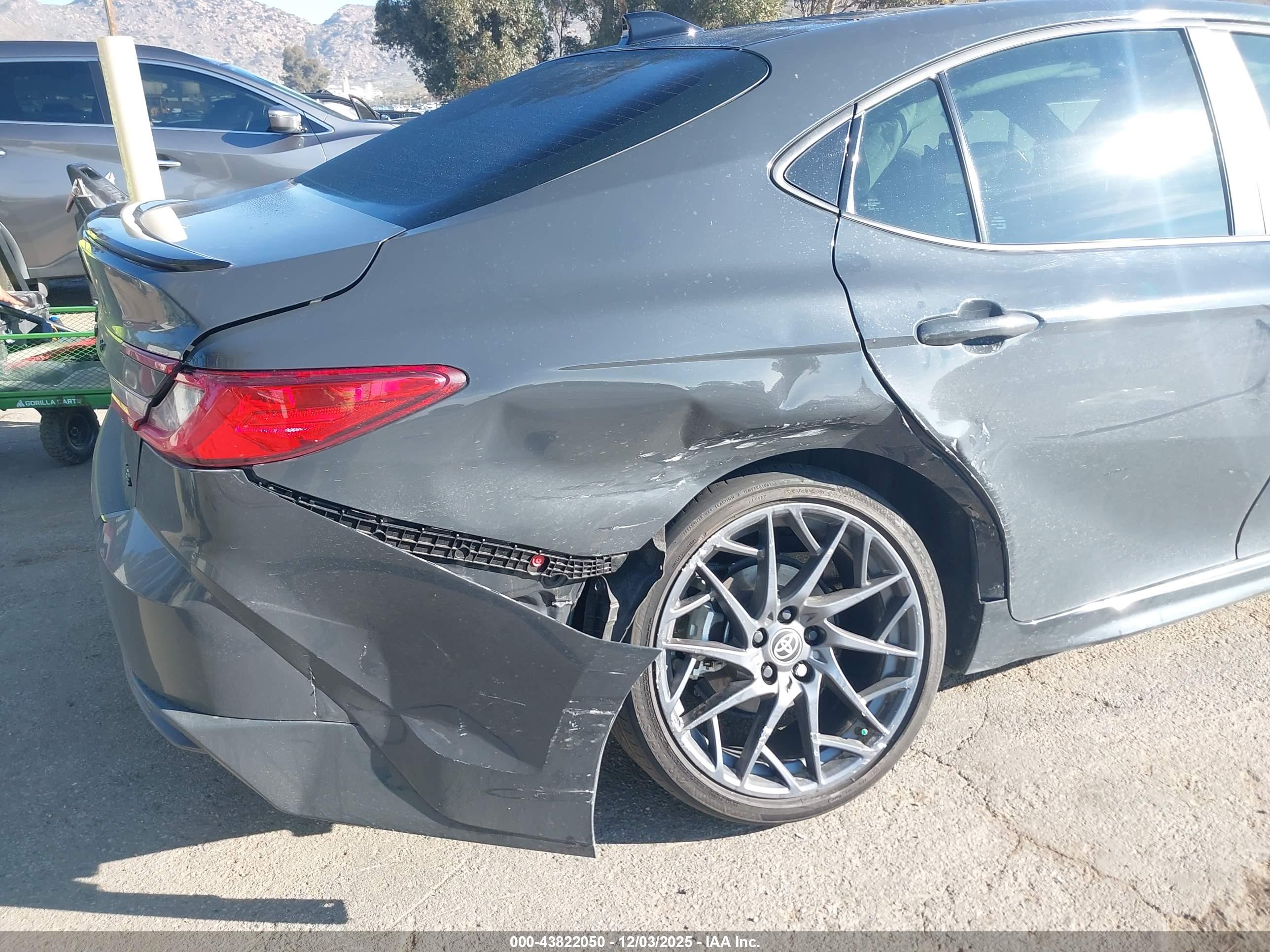 TOYOTA CAMRY image 6