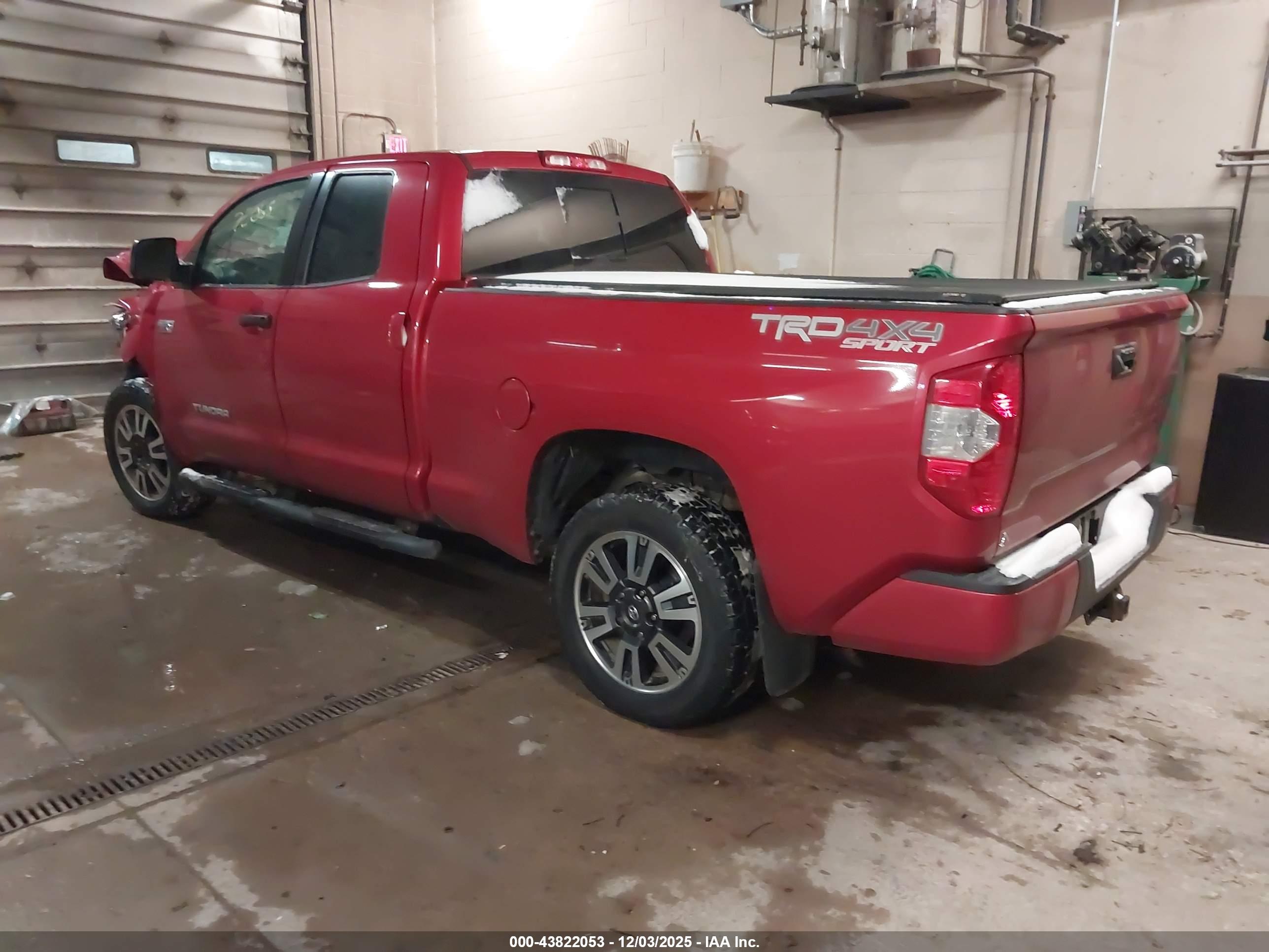 TOYOTA TUNDRA image 3