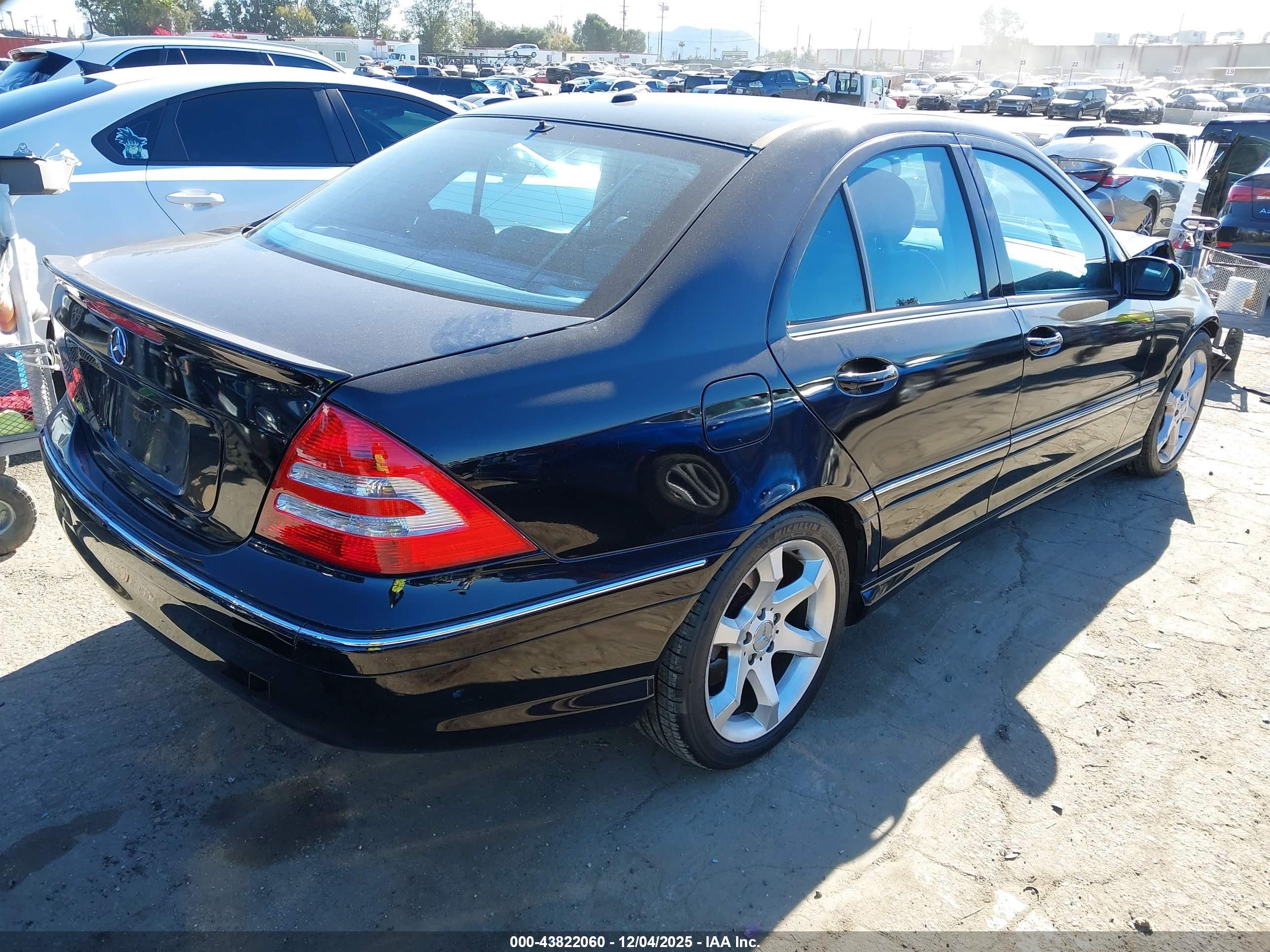 MERCEDES-BENZ C image 4