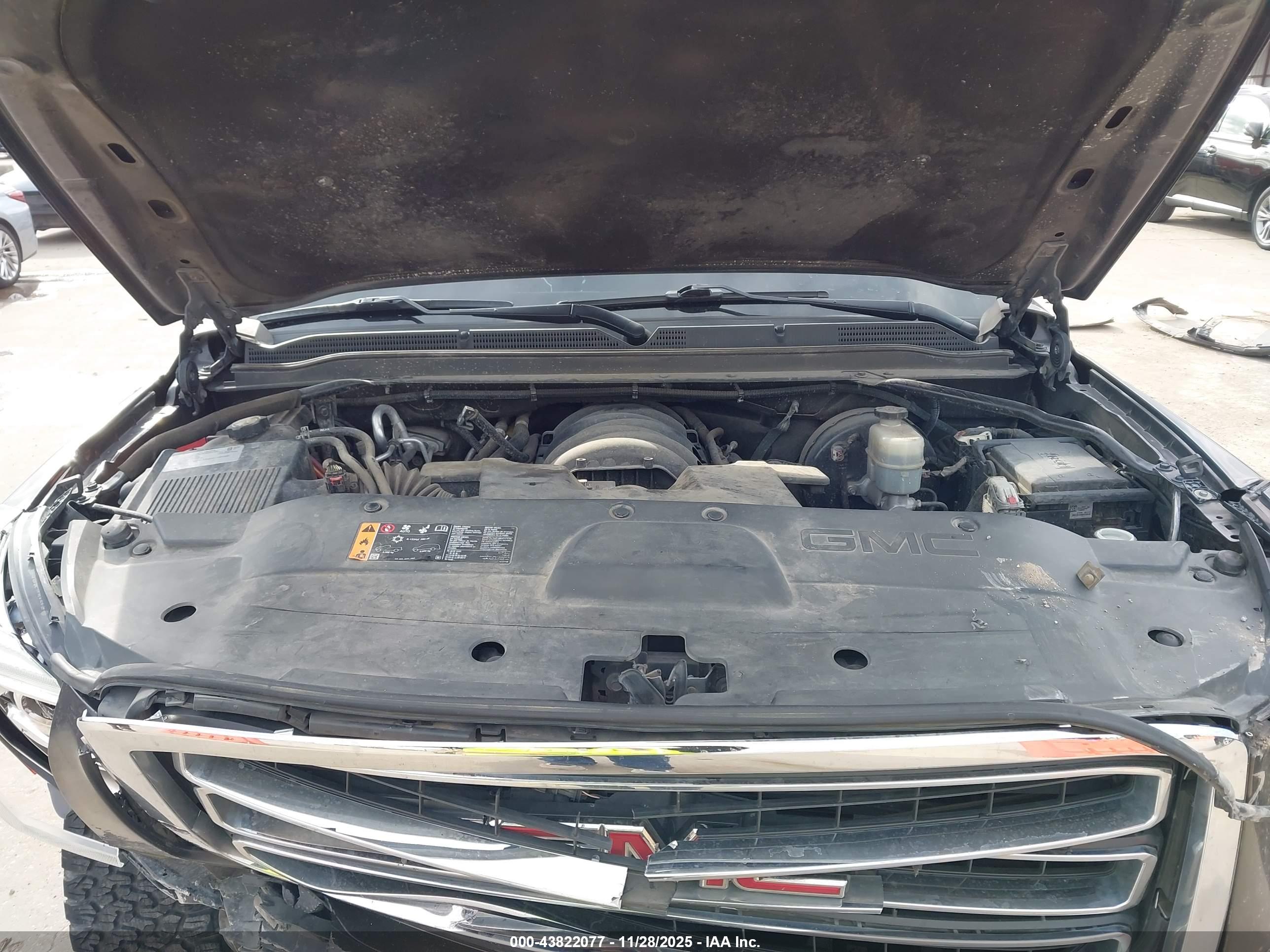 GMC YUKON image 10