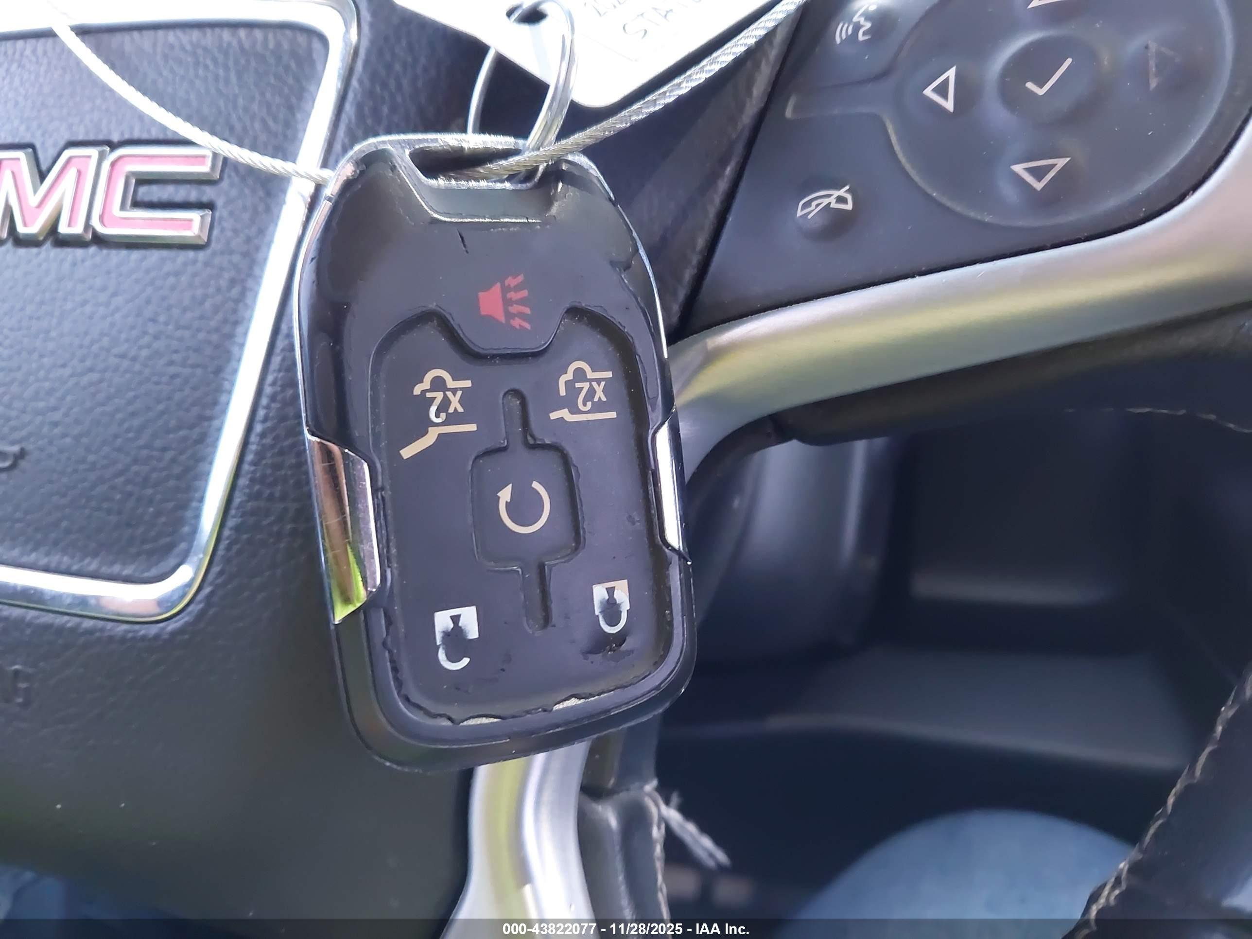 GMC YUKON image 11
