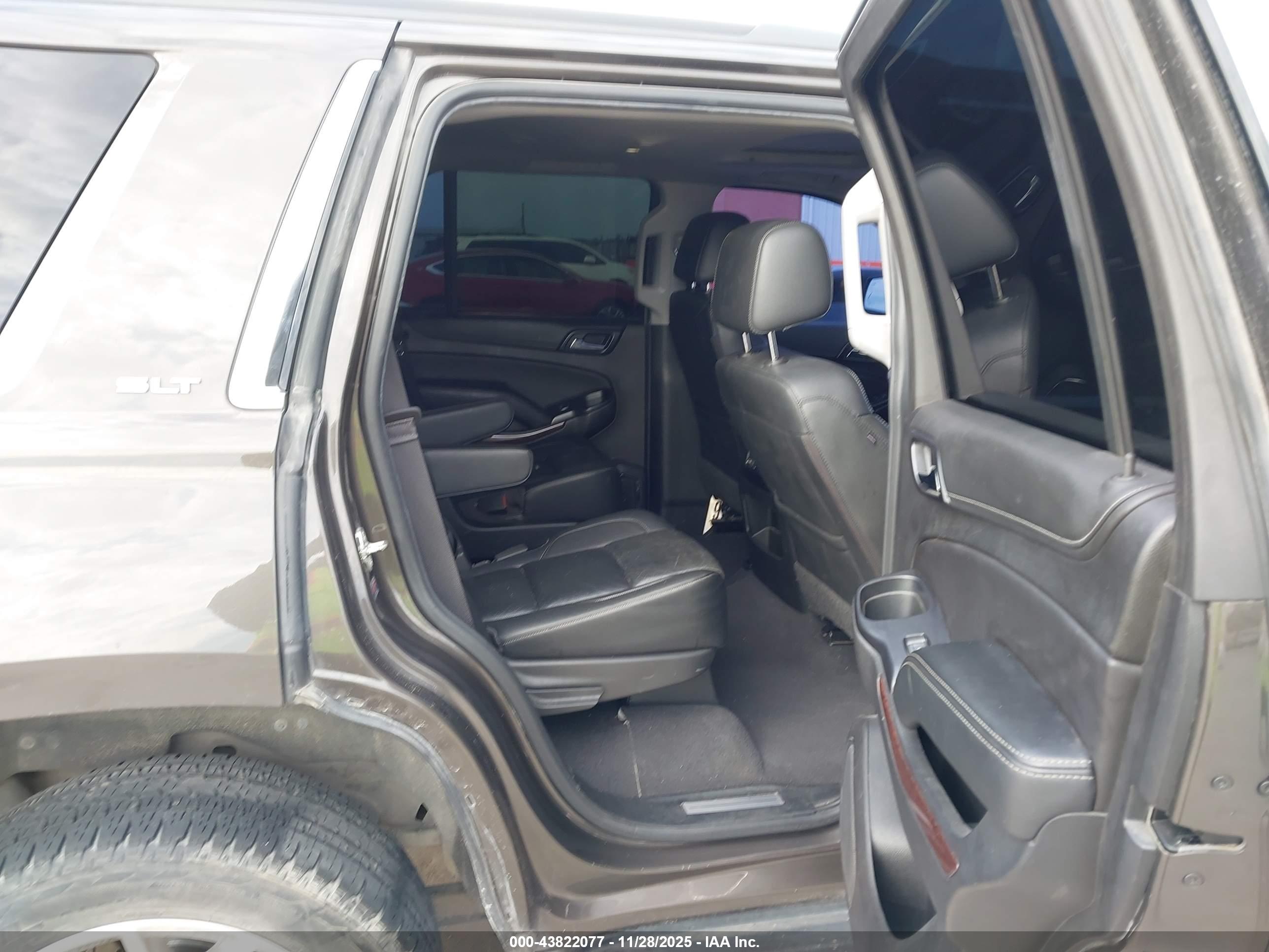 GMC YUKON image 8