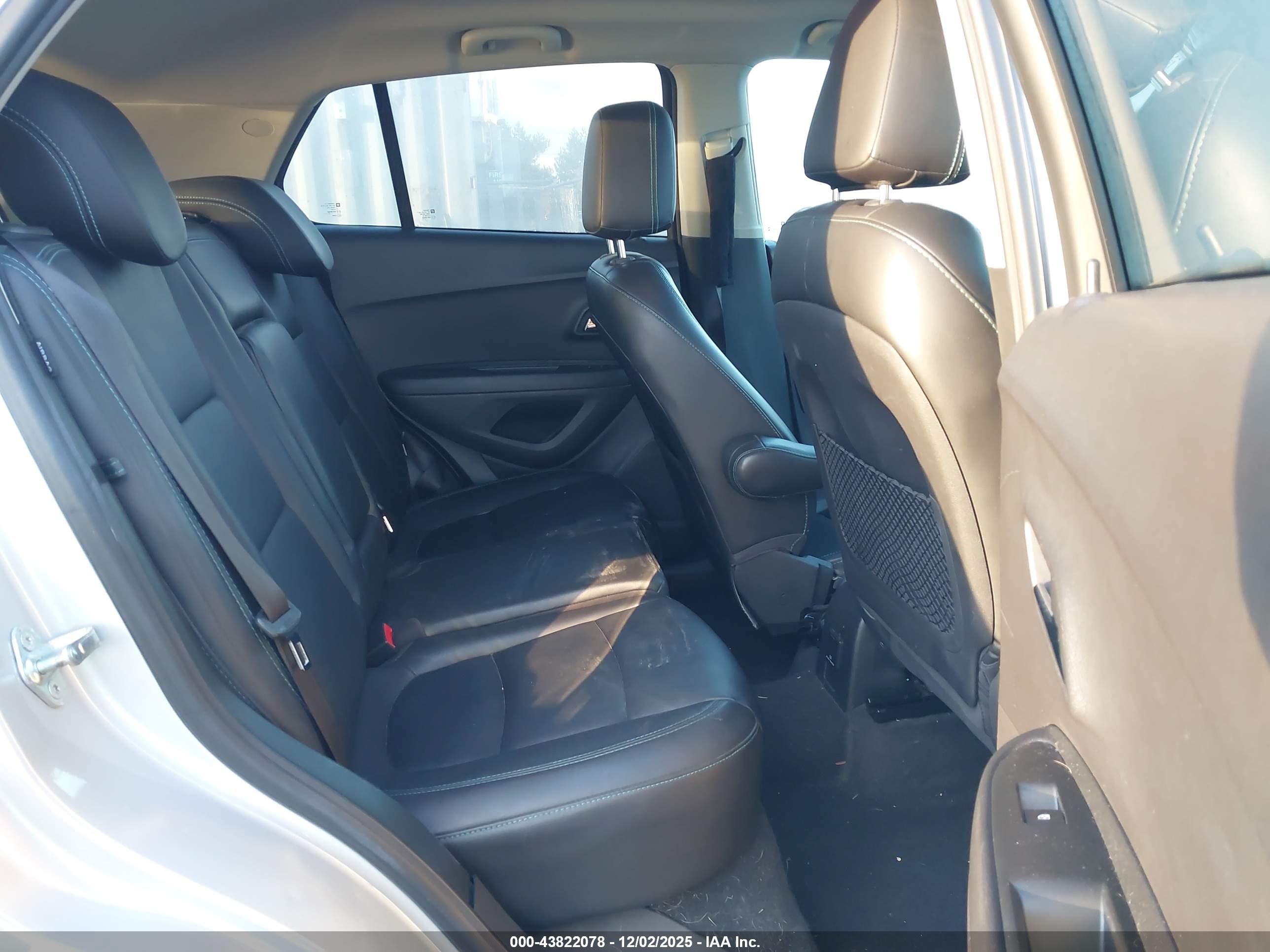 CHEVROLET TRAX image 8