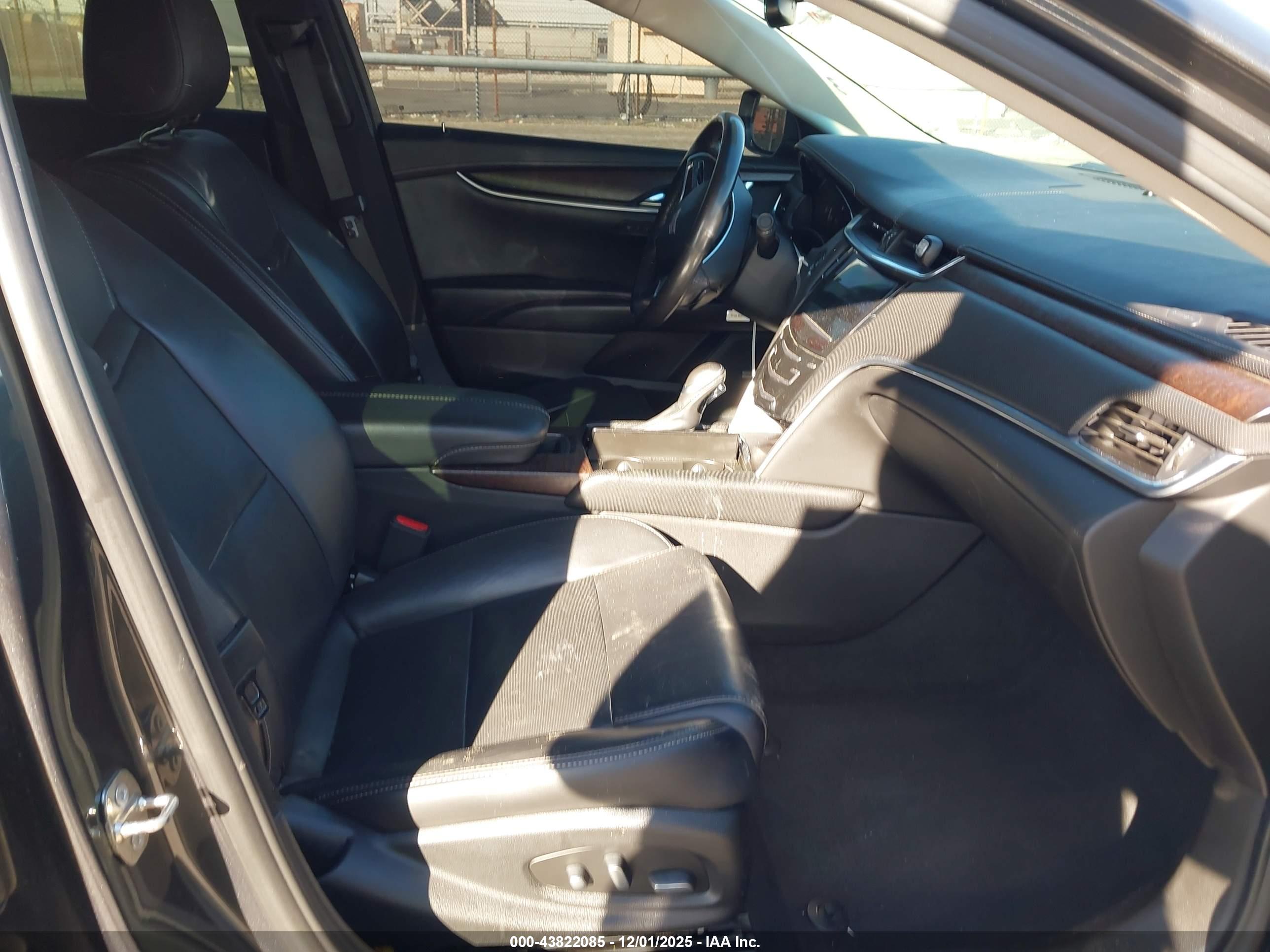 CADILLAC XTS image 5