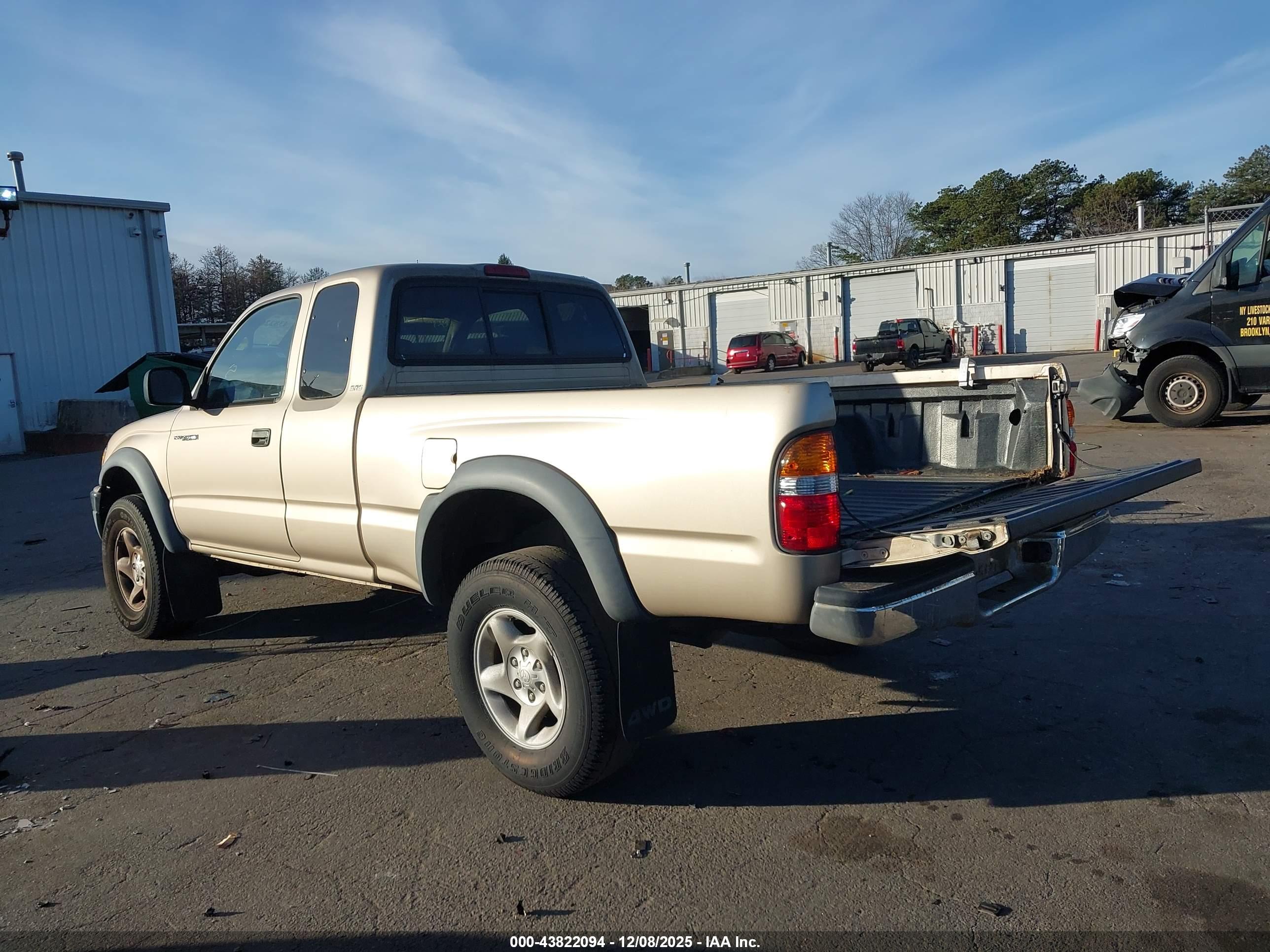 TOYOTA TACOMA image 3