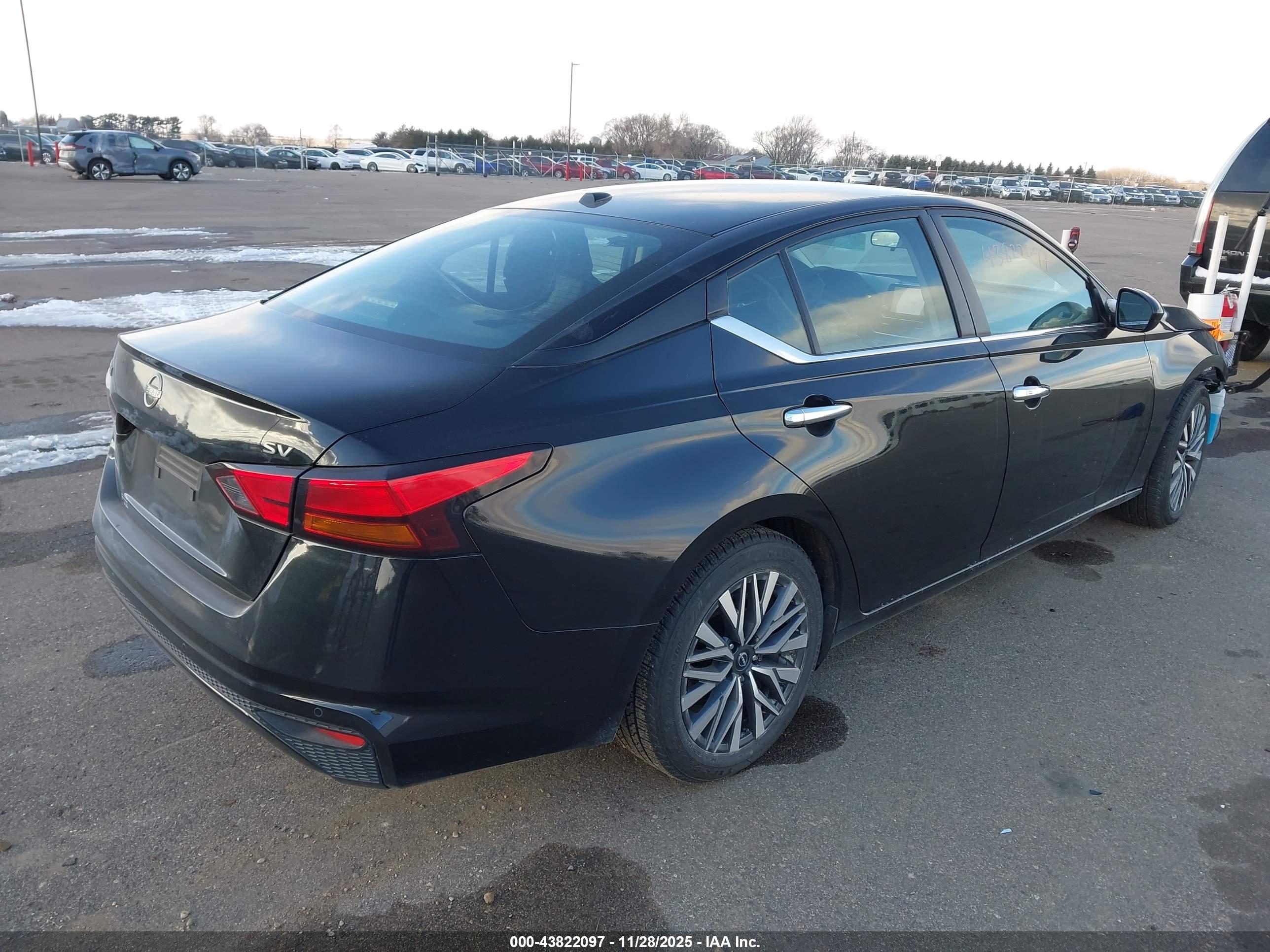 NISSAN ALTIMA image 4