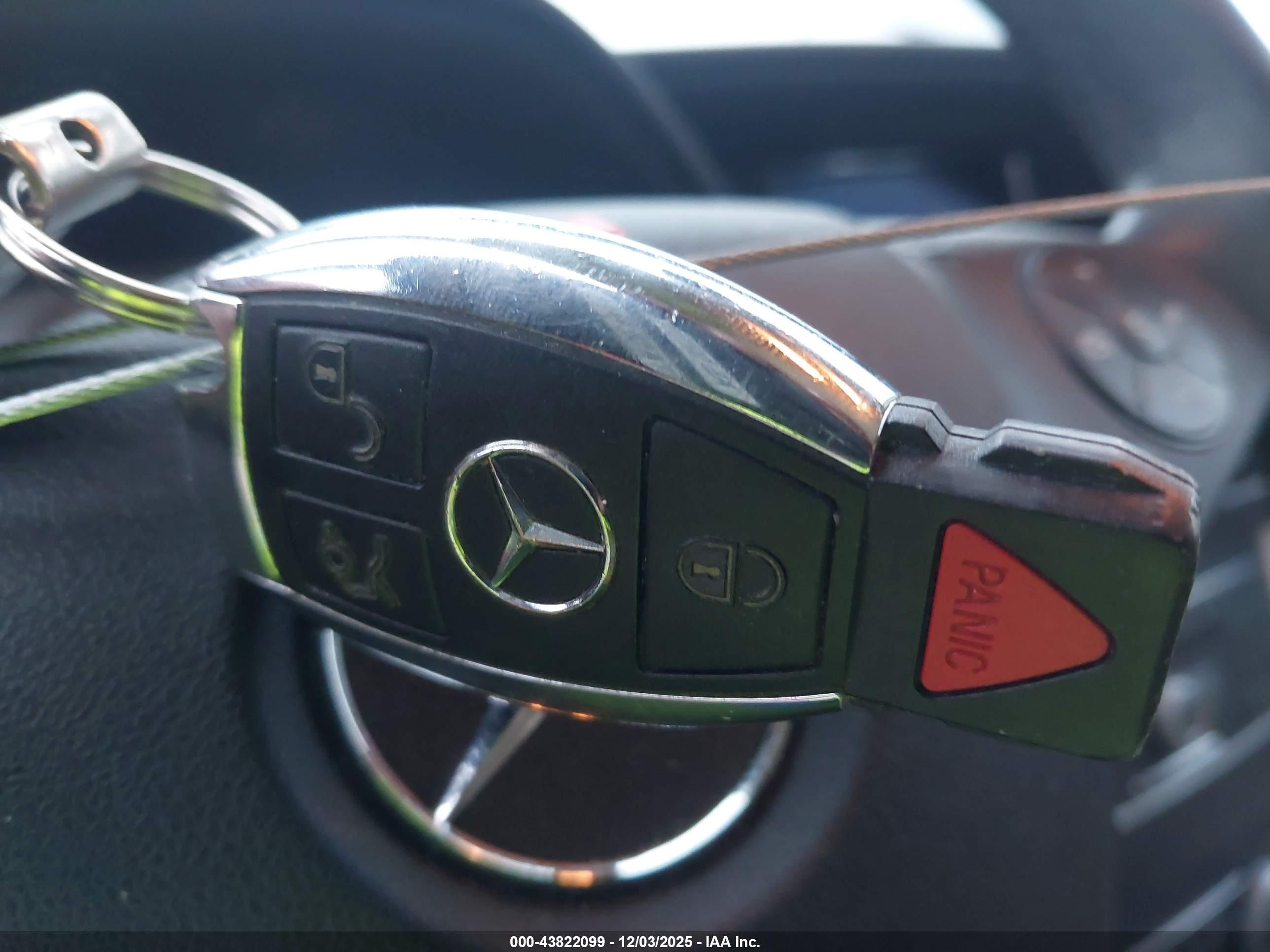 MERCEDES-BENZ GLK image 11
