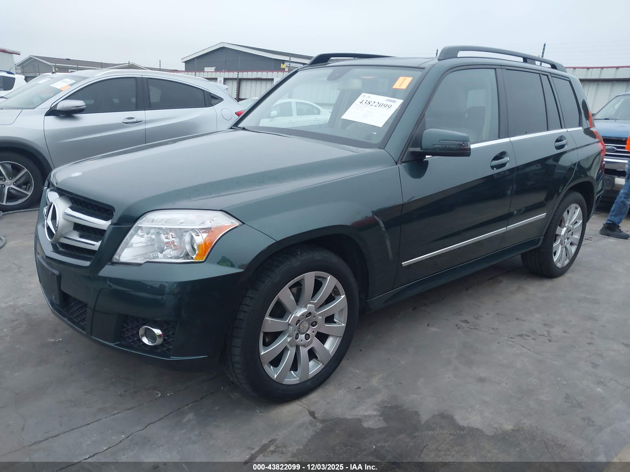 MERCEDES-BENZ GLK image 2