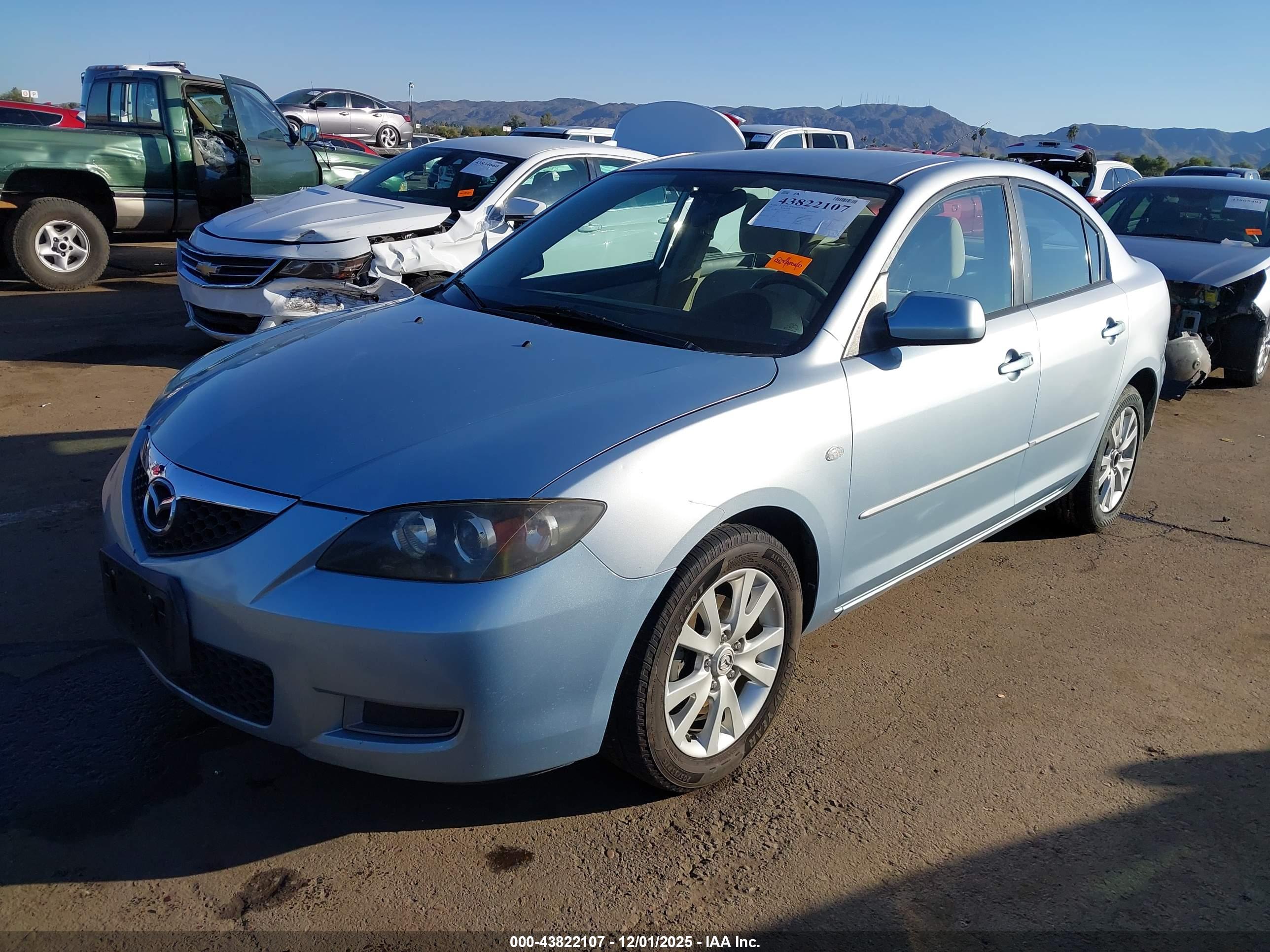 MAZDA MAZDA3 image 2