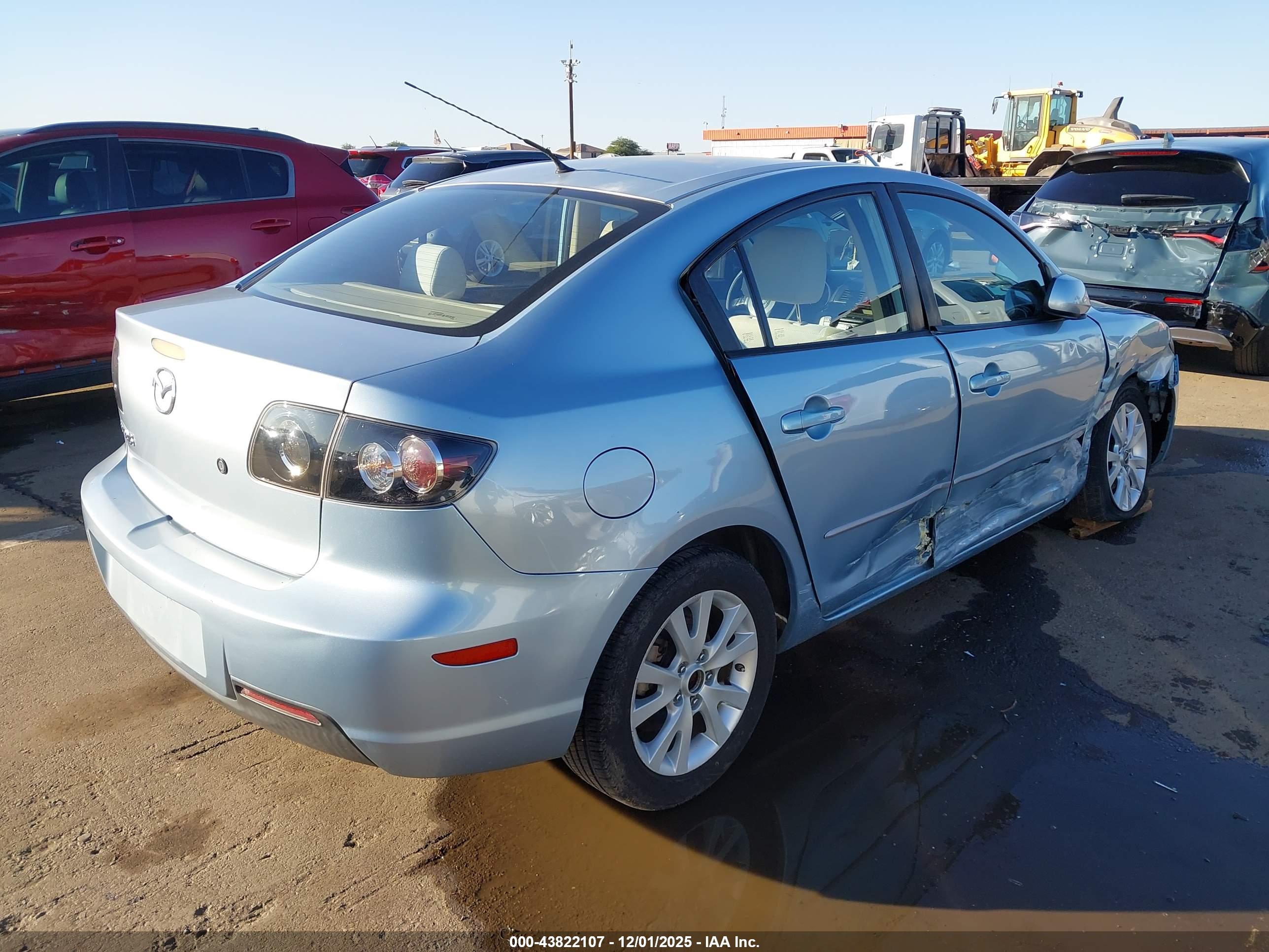 MAZDA MAZDA3 image 4
