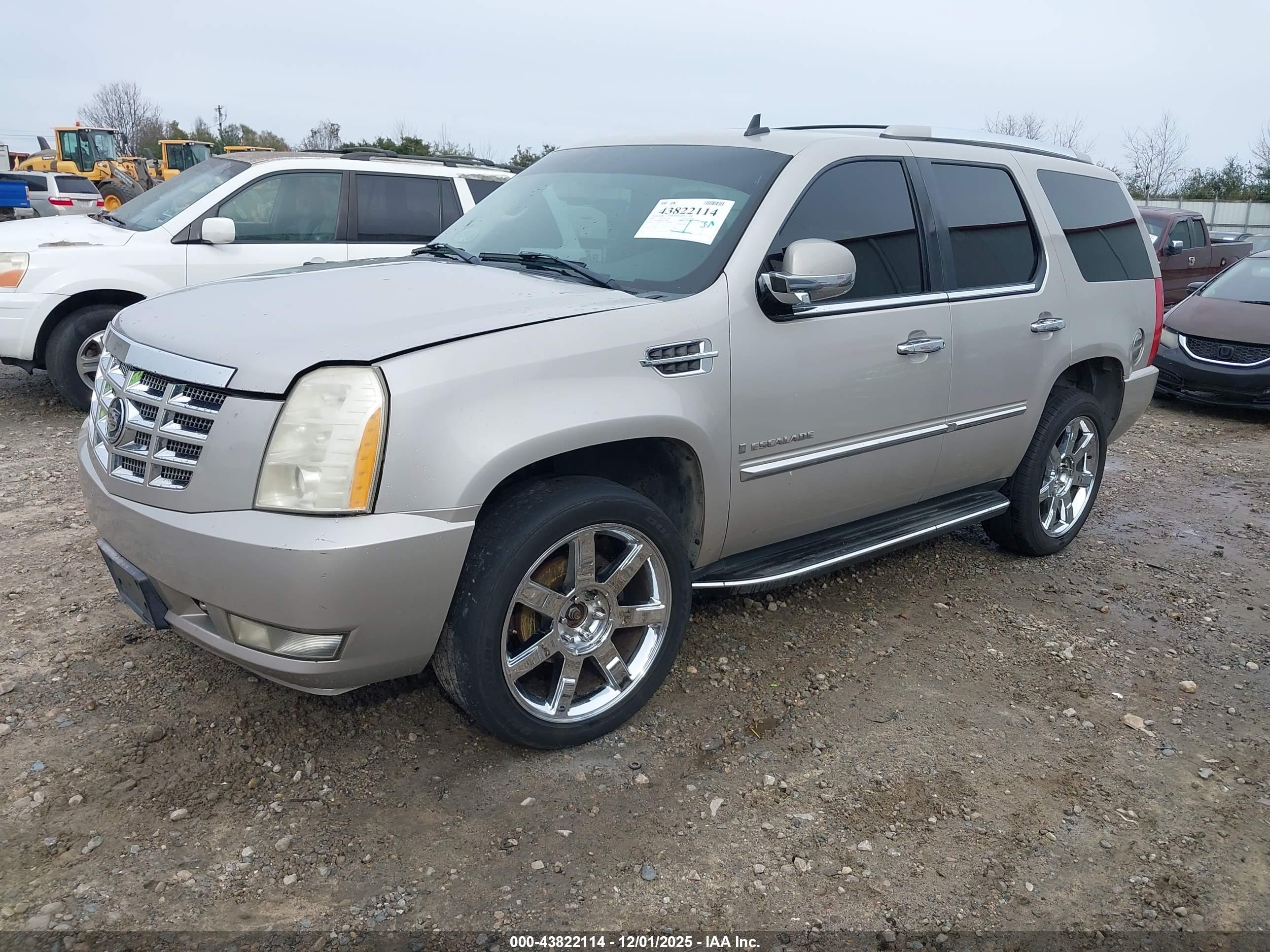 CADILLAC ESCALADE image 2
