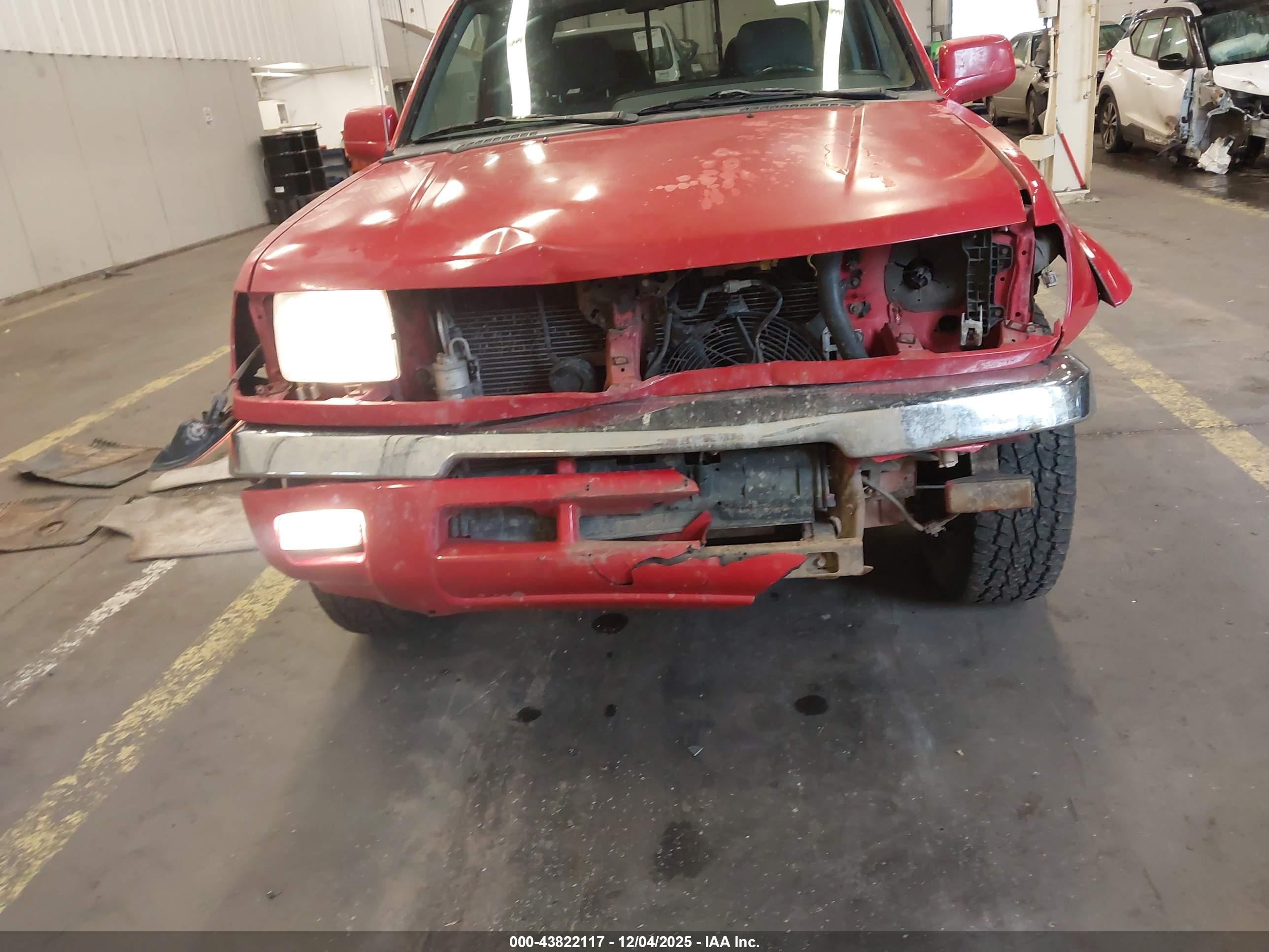 NISSAN FRONTIER image 6