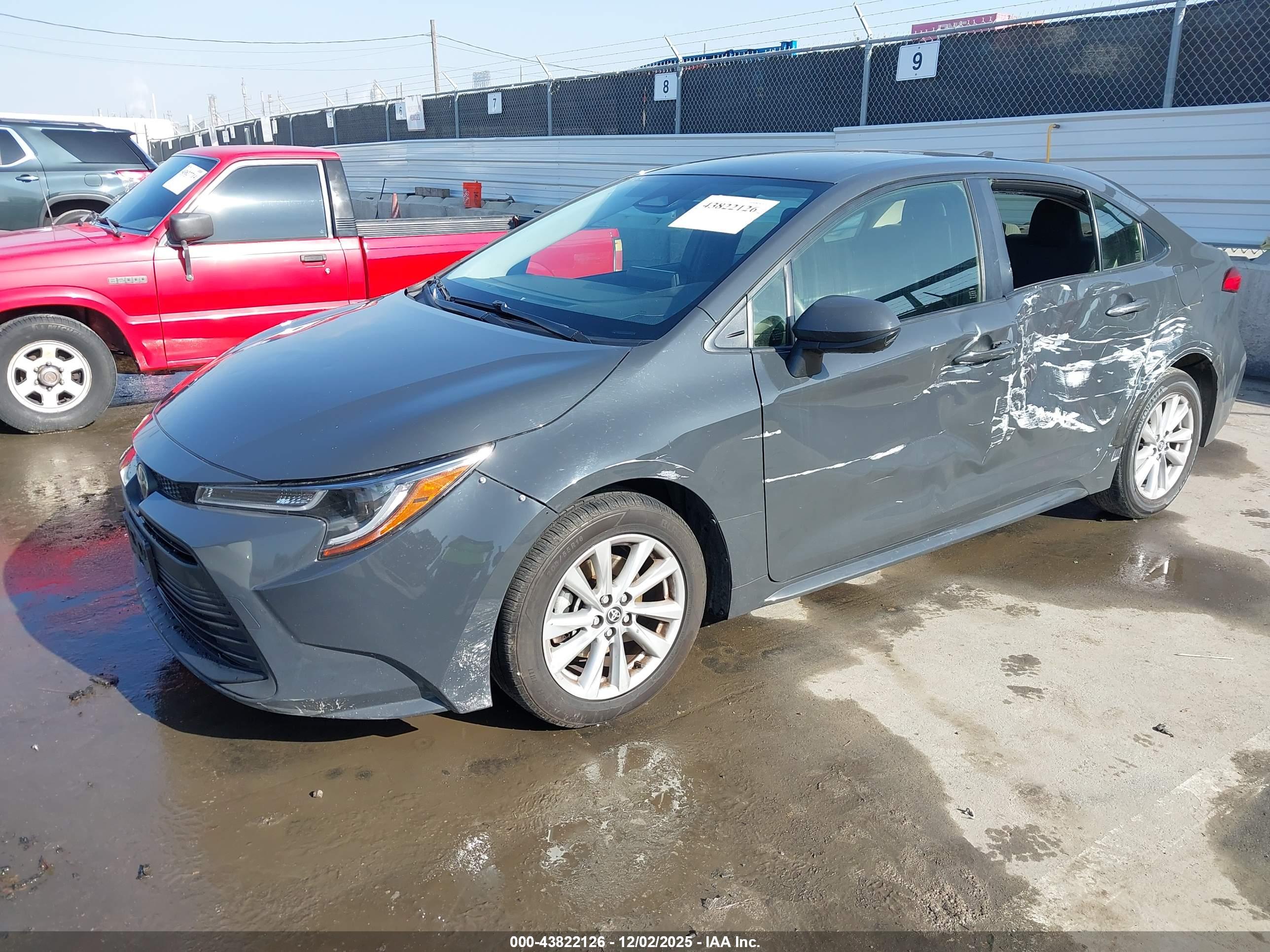 TOYOTA COROLLA image 2