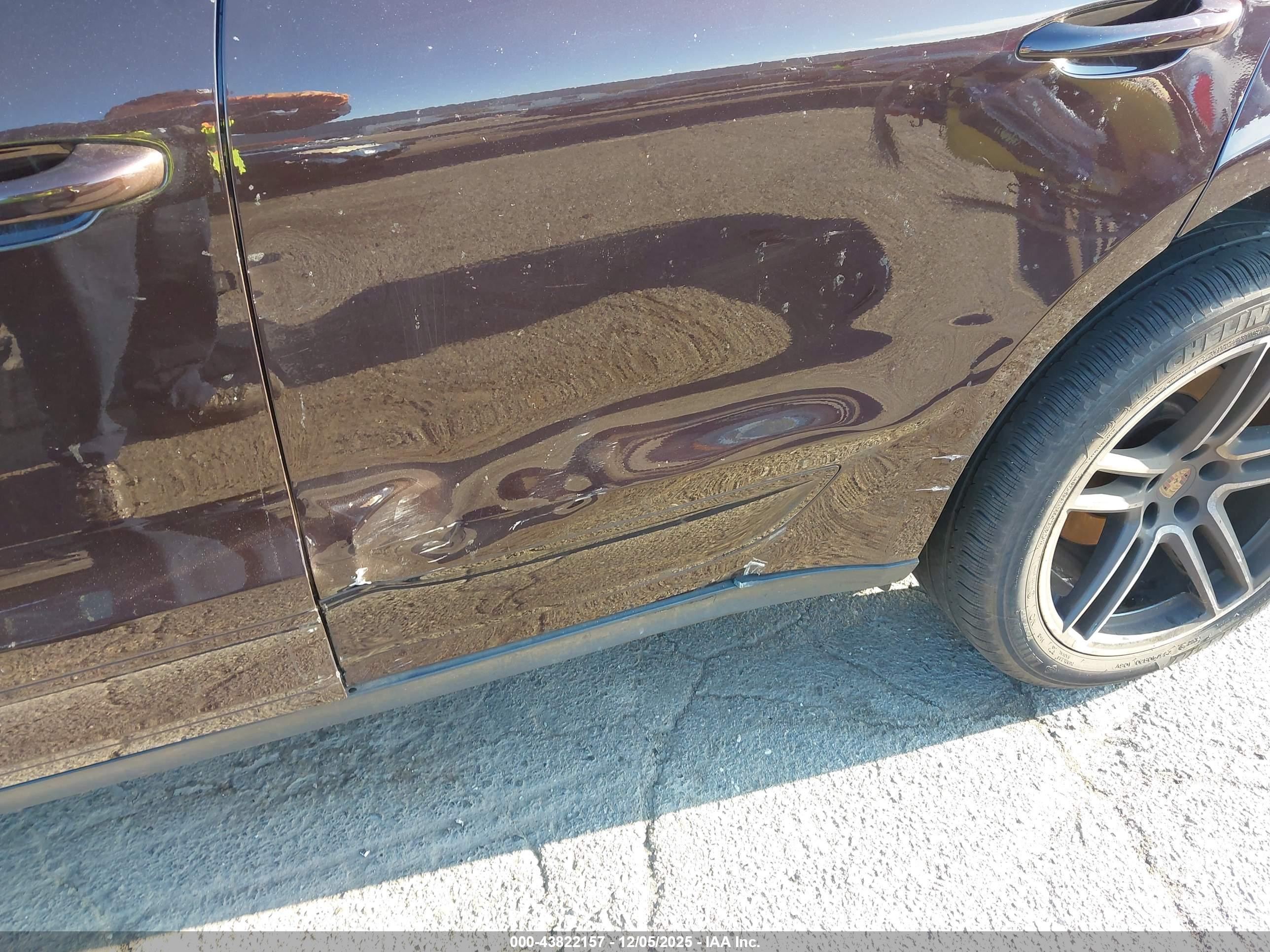 PORSCHE MACAN image 6
