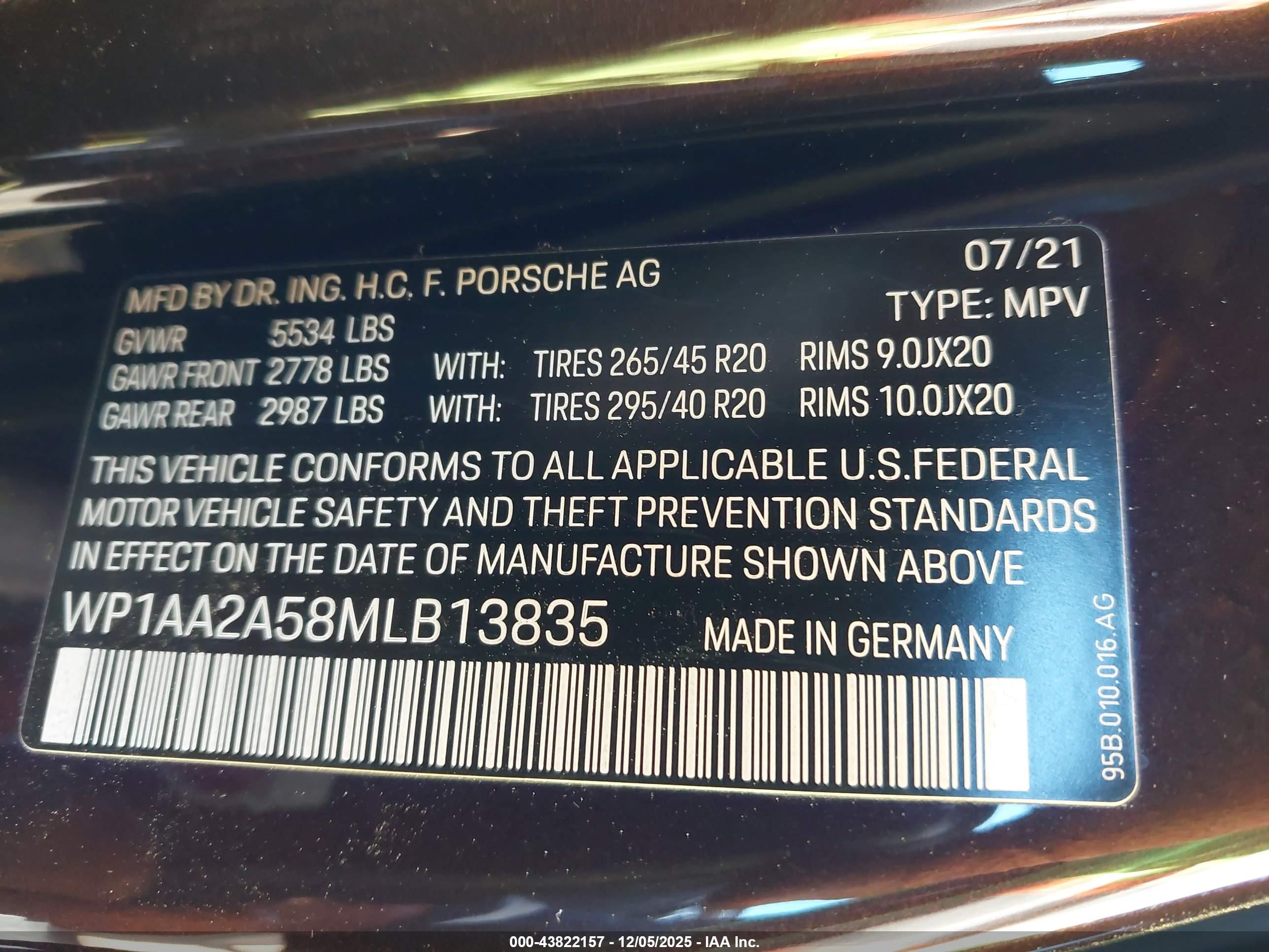 PORSCHE MACAN image 9
